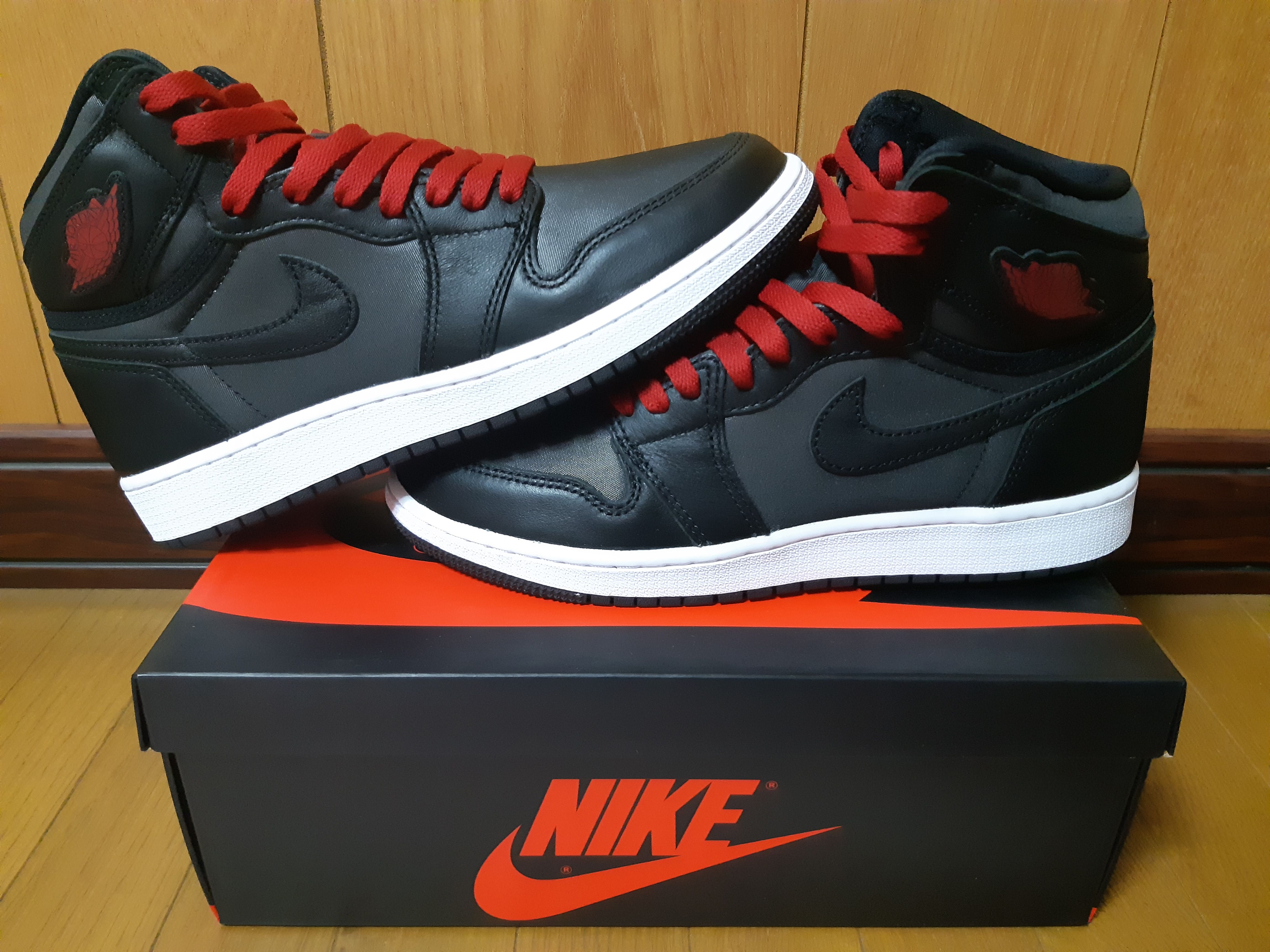 Nike GS Air Jordan 1 Retro High "Black/Gym Red/White"