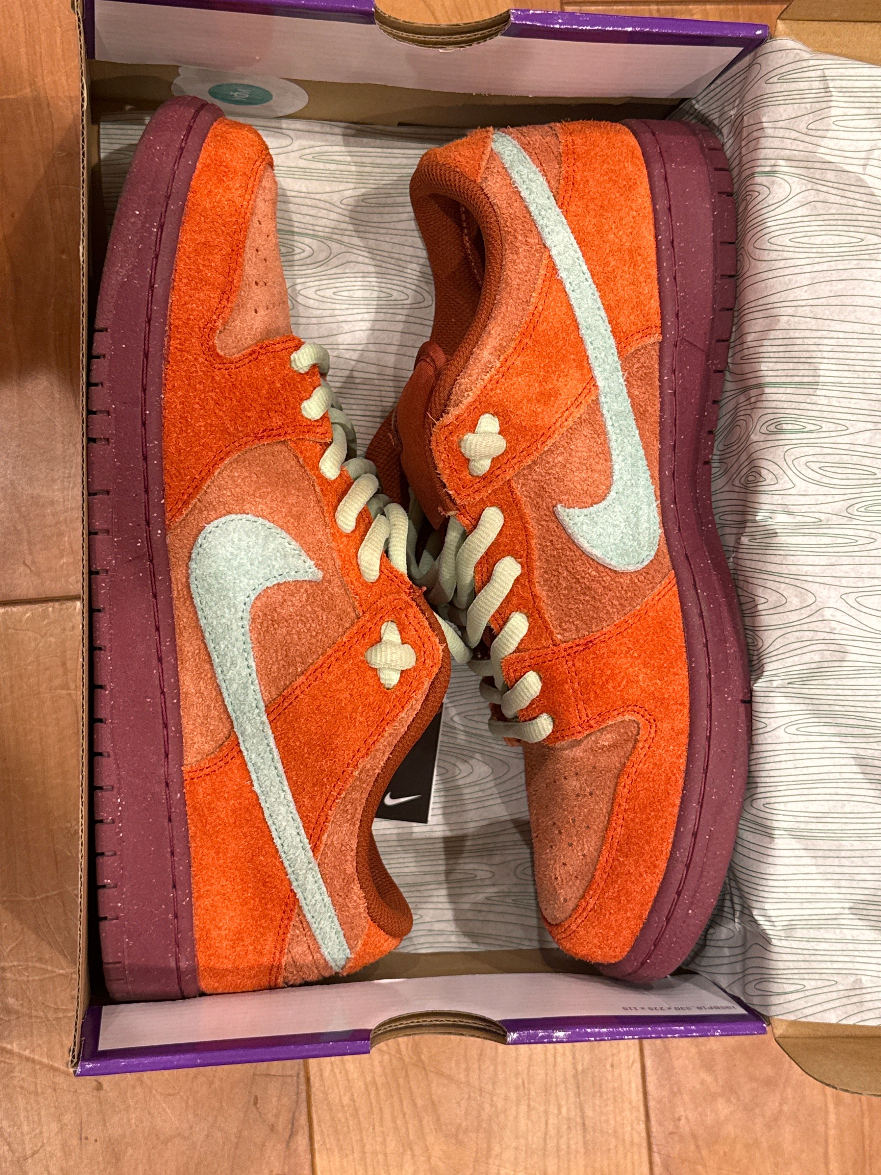 Nike SB Dunk Low Pro PRM "Mystic Red and Rosewood"