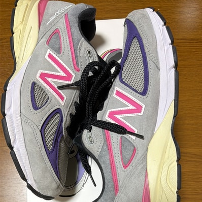 KITH × UNITED ARROWS & SONS × New Balance 990V4 "Smoked Pearl"