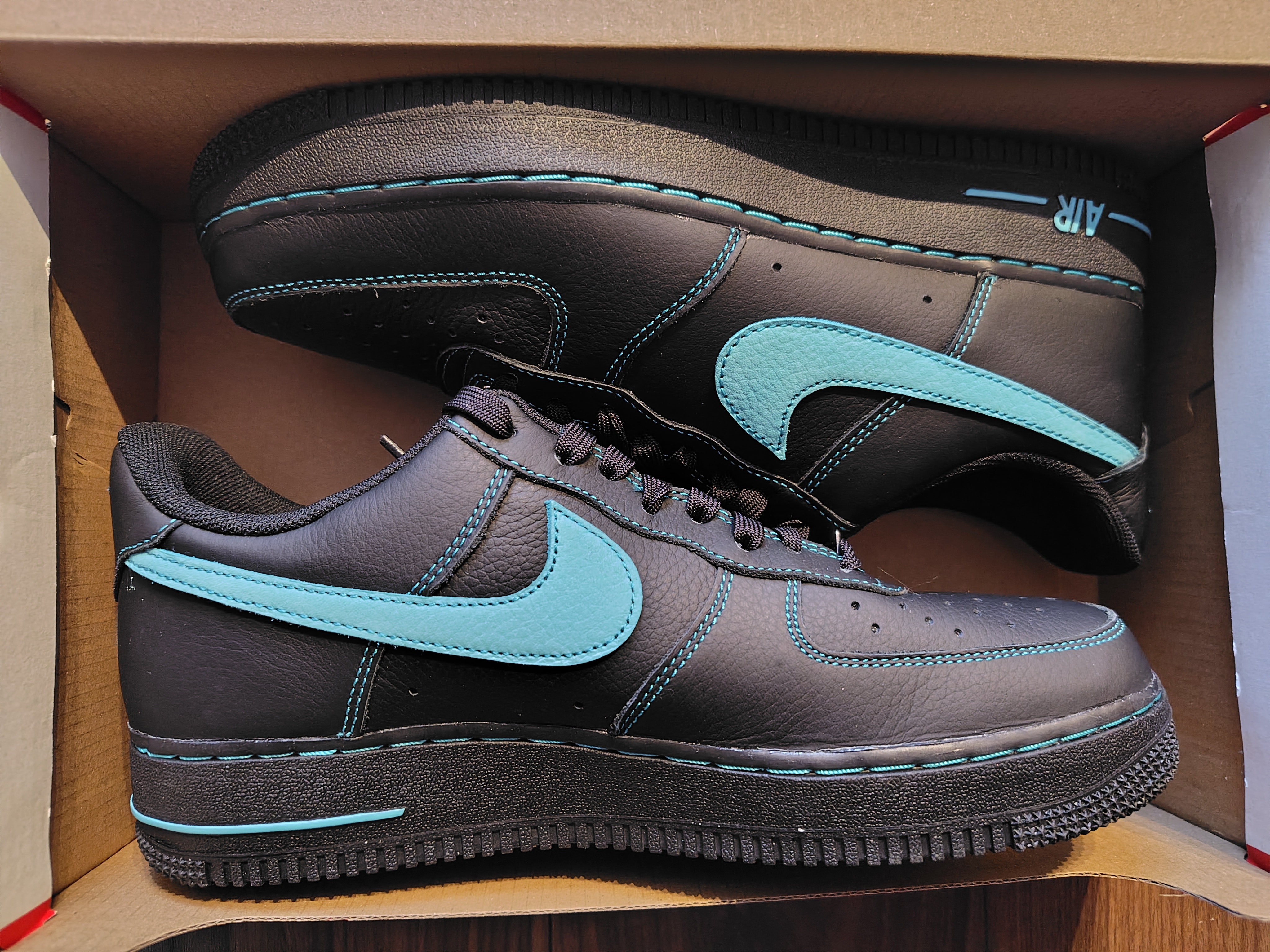 Nike Air Force 1 Low "Black Tiffany"