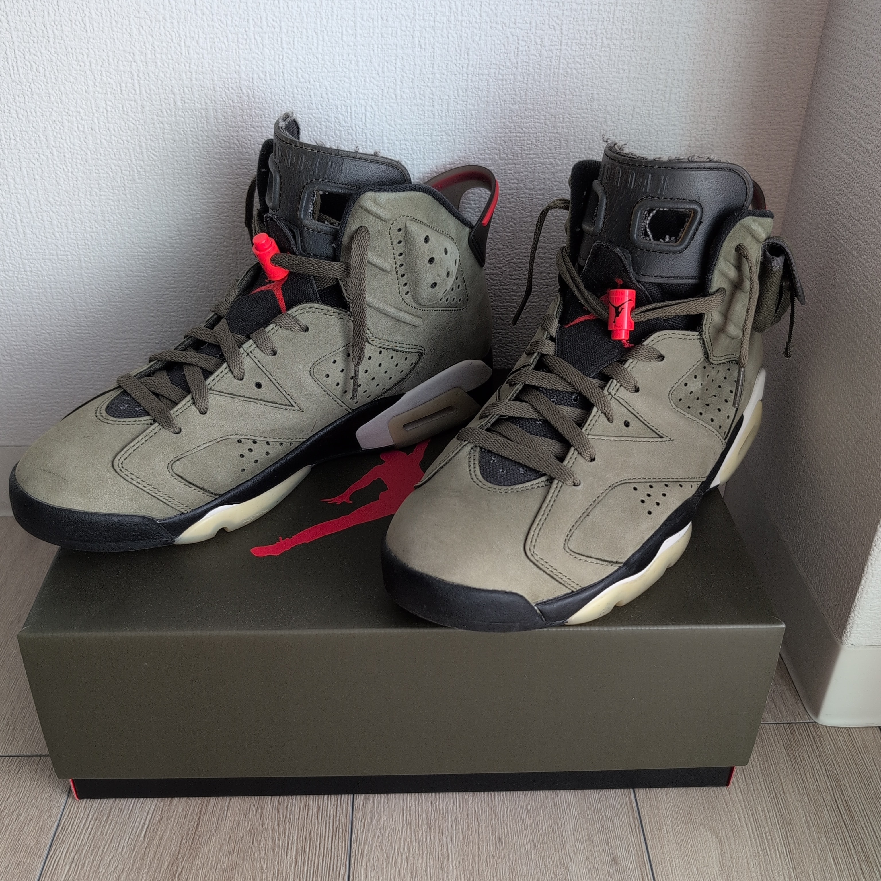 Travis Scott × Nike Air Jordan 6 Retro "Medium Olive"