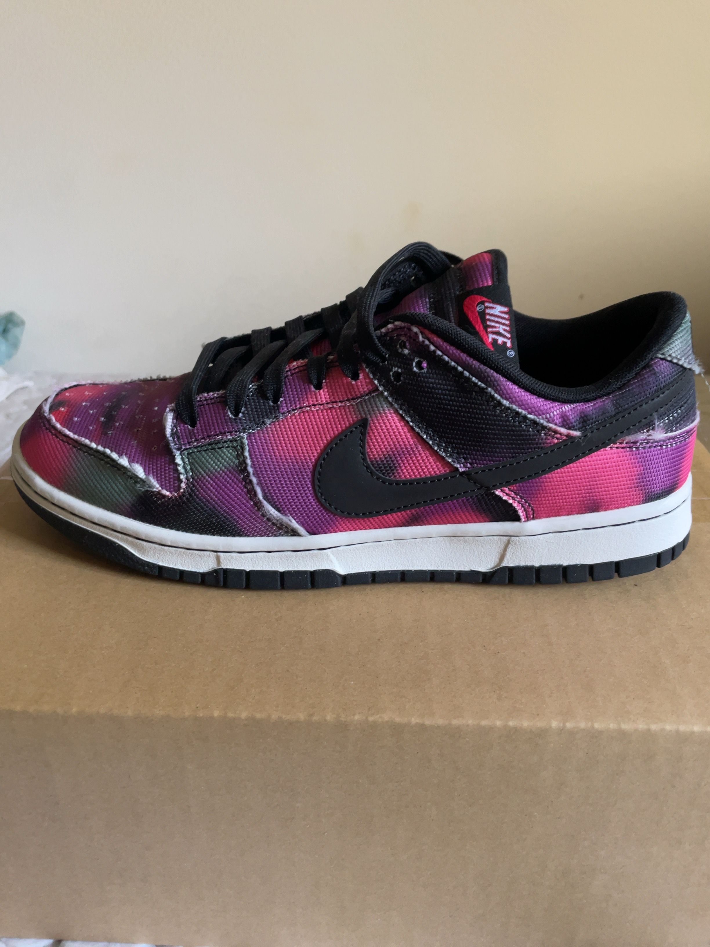 Nike Dunk Low Graffiti "Pink/Black" 