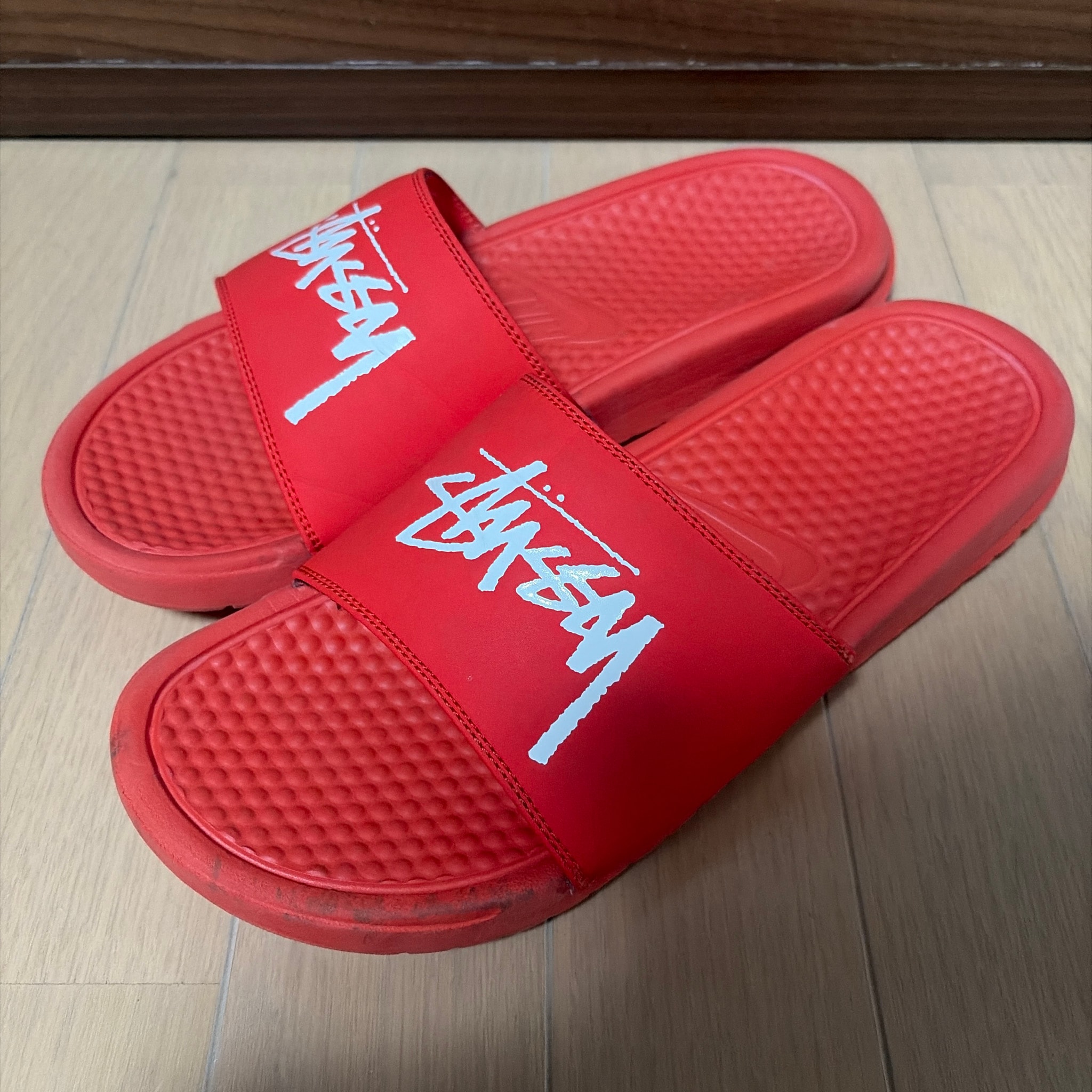 STUSSY × NIKE BENASSI SLIDE "RED"