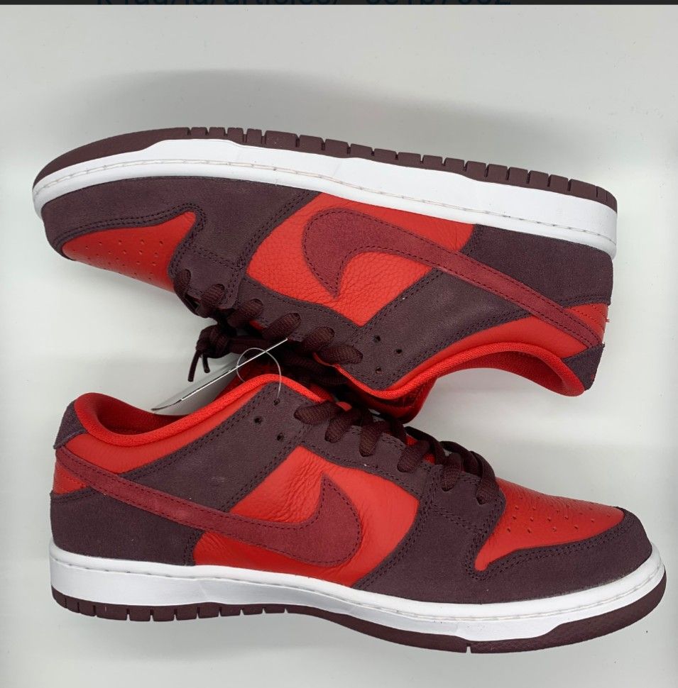 Nike SB Dunk Low "Cherry"