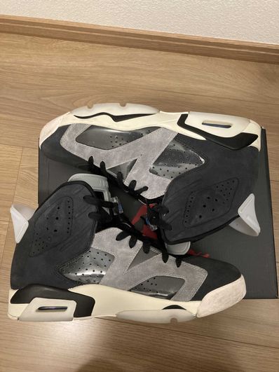 NIike Women's Air Jordan 6 "Smoke Grey"