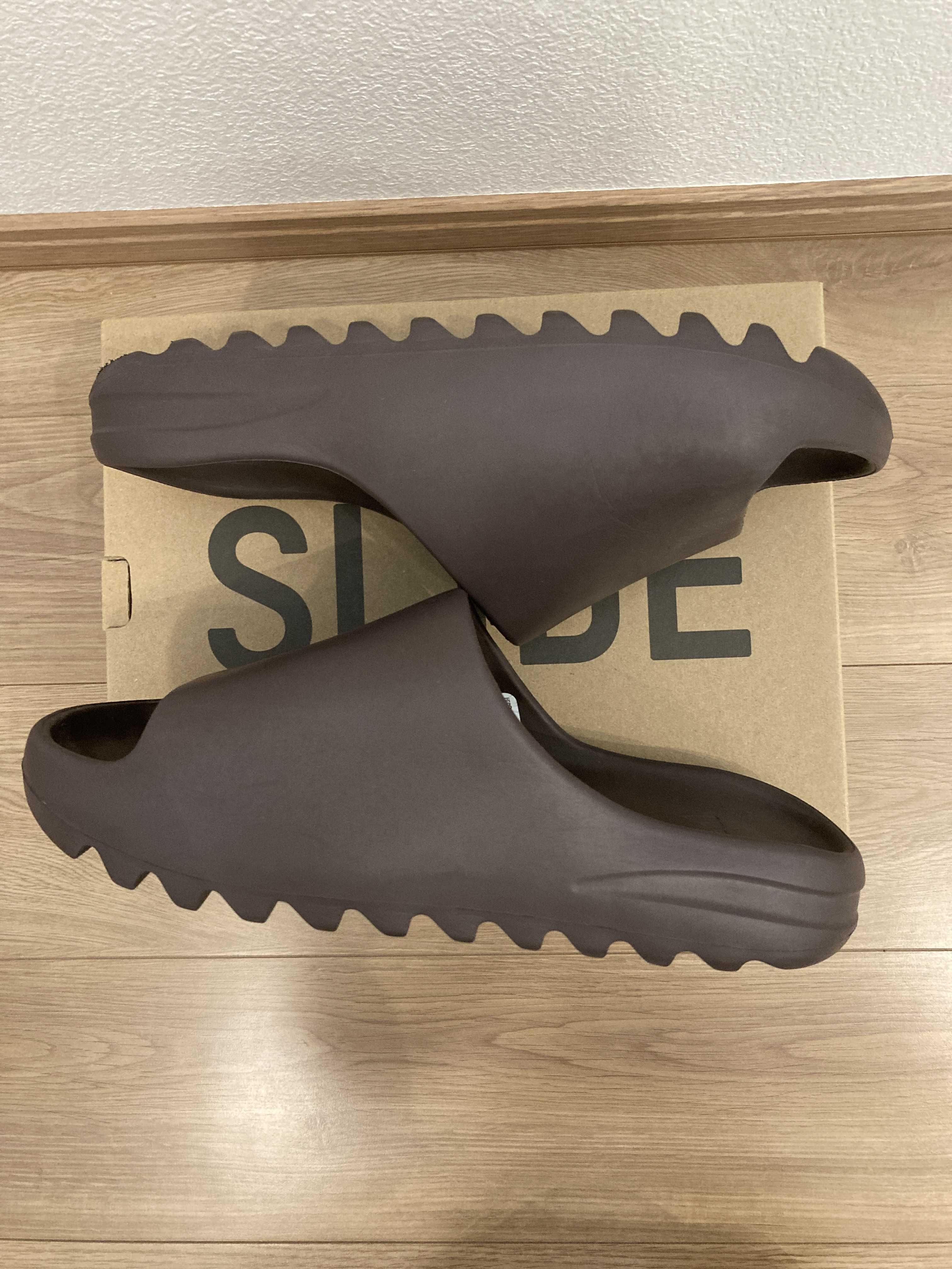 adidas YEEZY Slide "Soot"