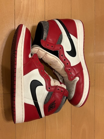 Nike Air Jordan 1 High OG "Lost & Found/Chicago"