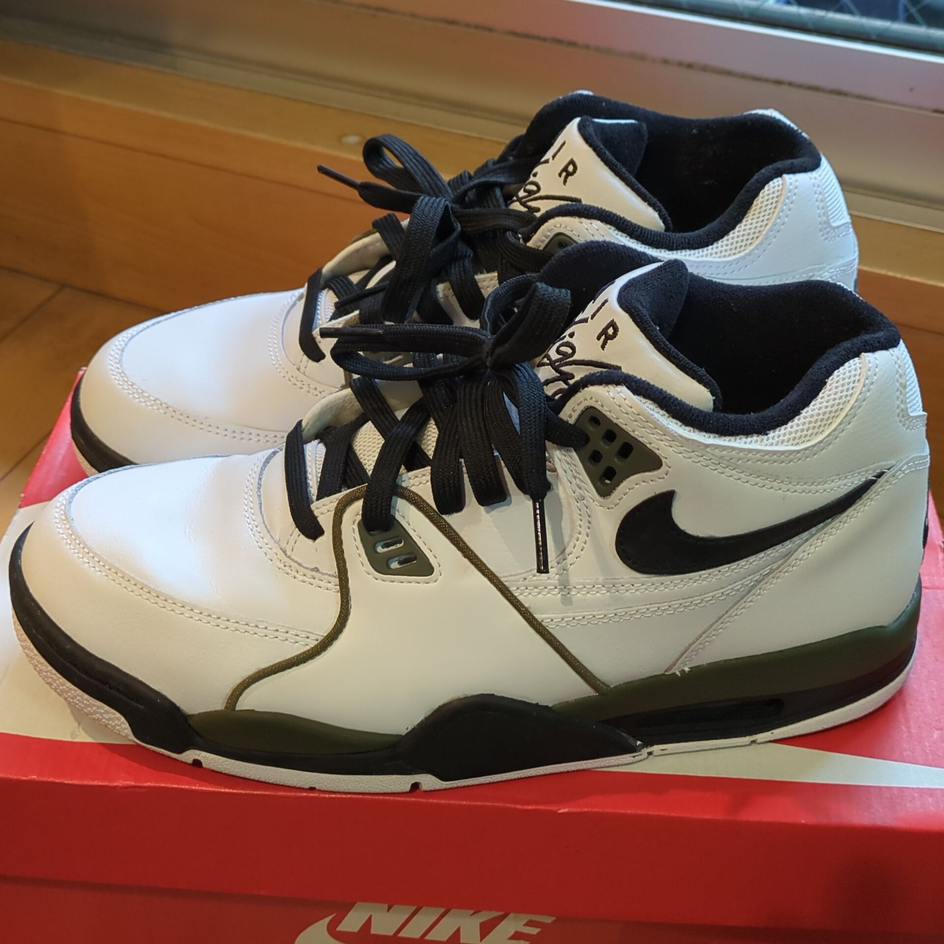 Nike Air Flight 89 "White/Medium Olive Green"