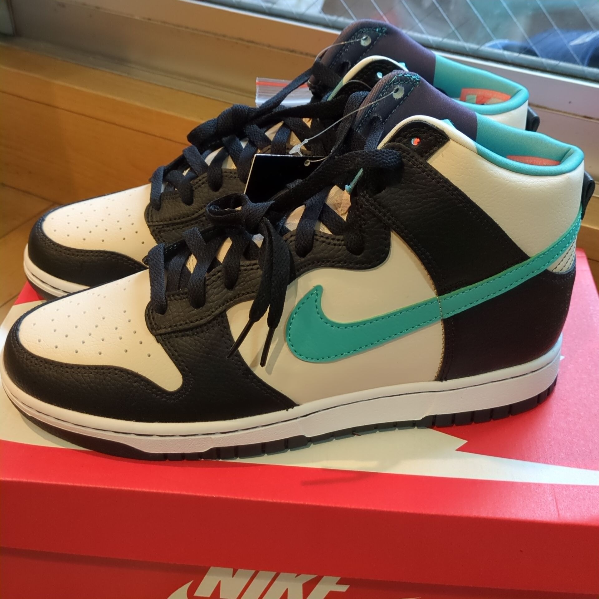 Nike Dunk High Retro EMB "Pearl White and Washed Teal"