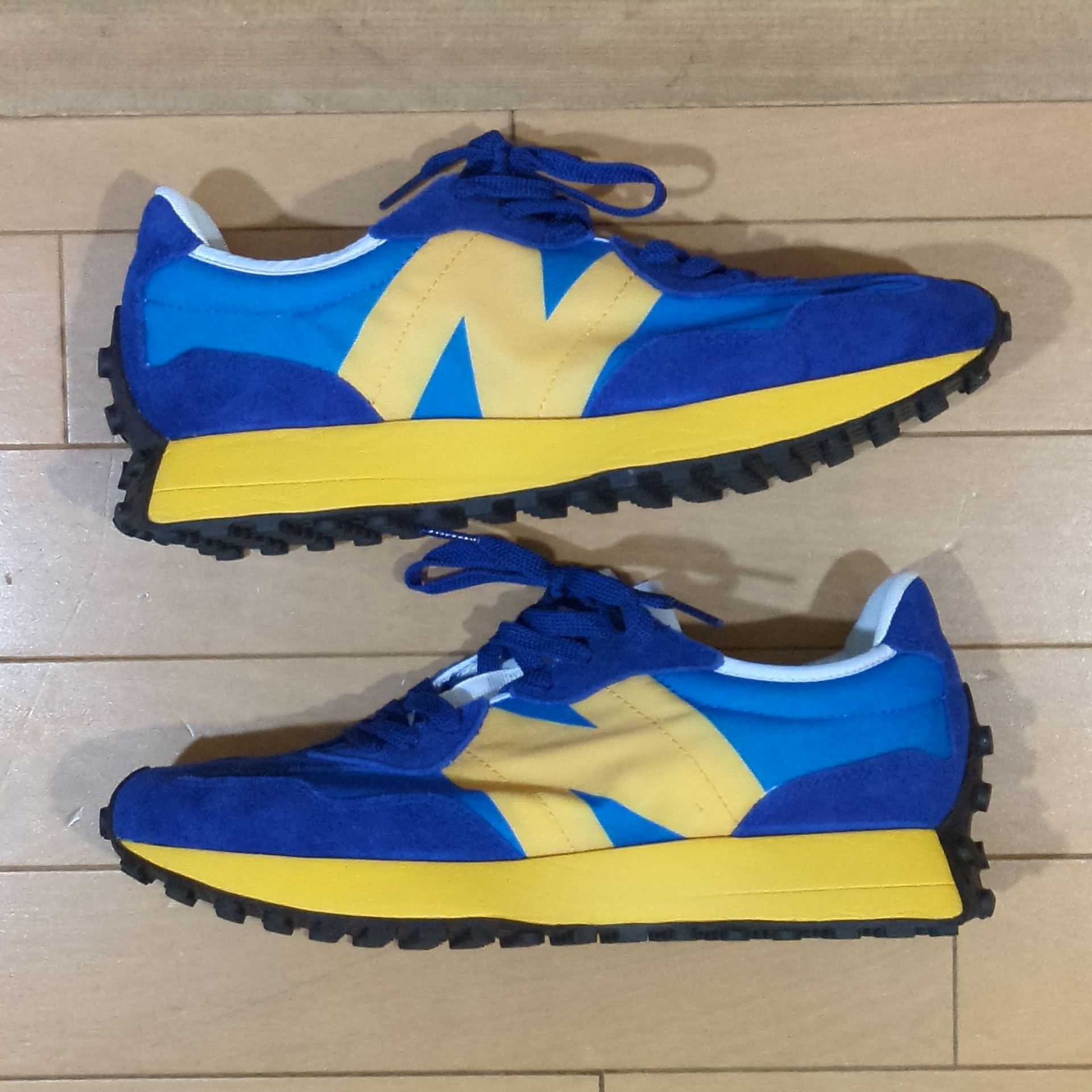 New Balance 327 "Marine Blue"