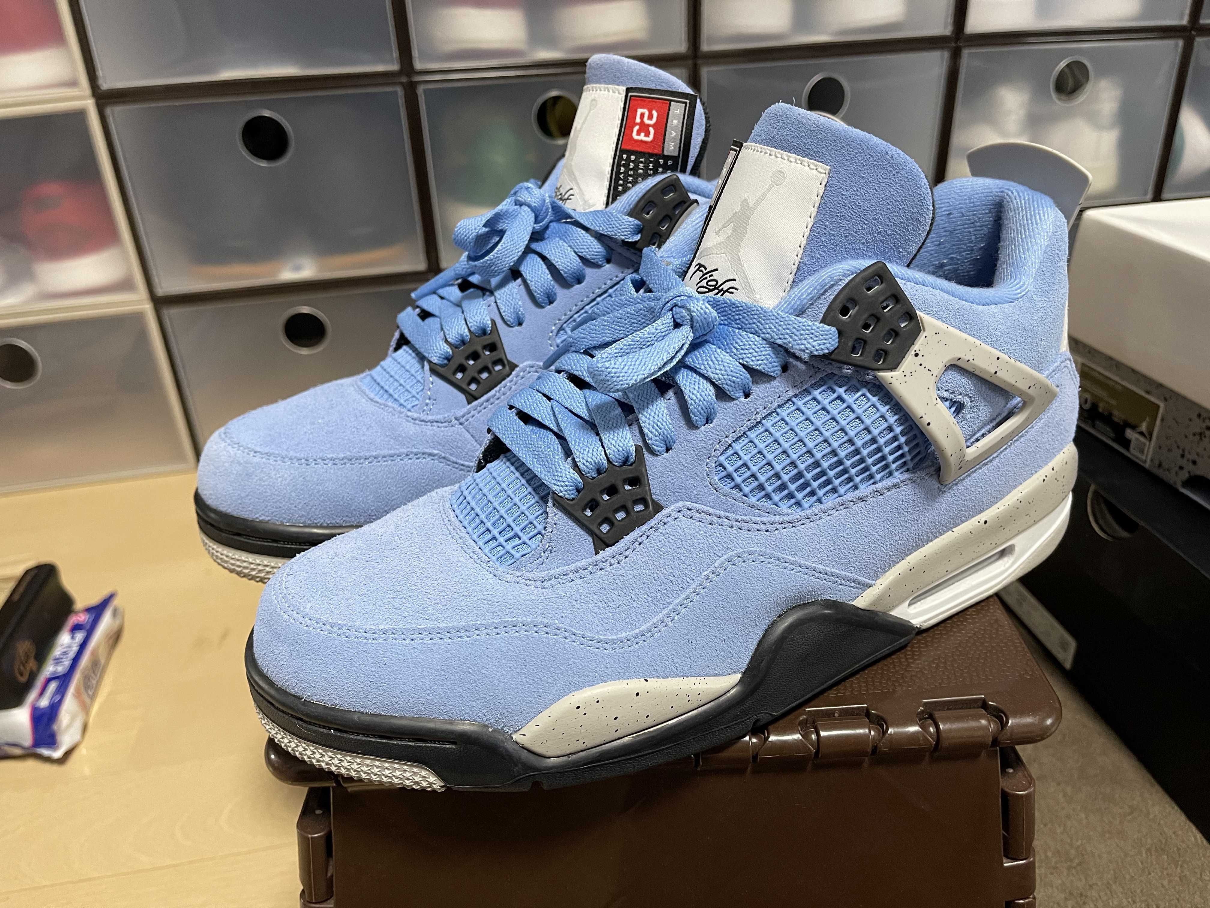 Nike Air Jordan 4 "University Blue"