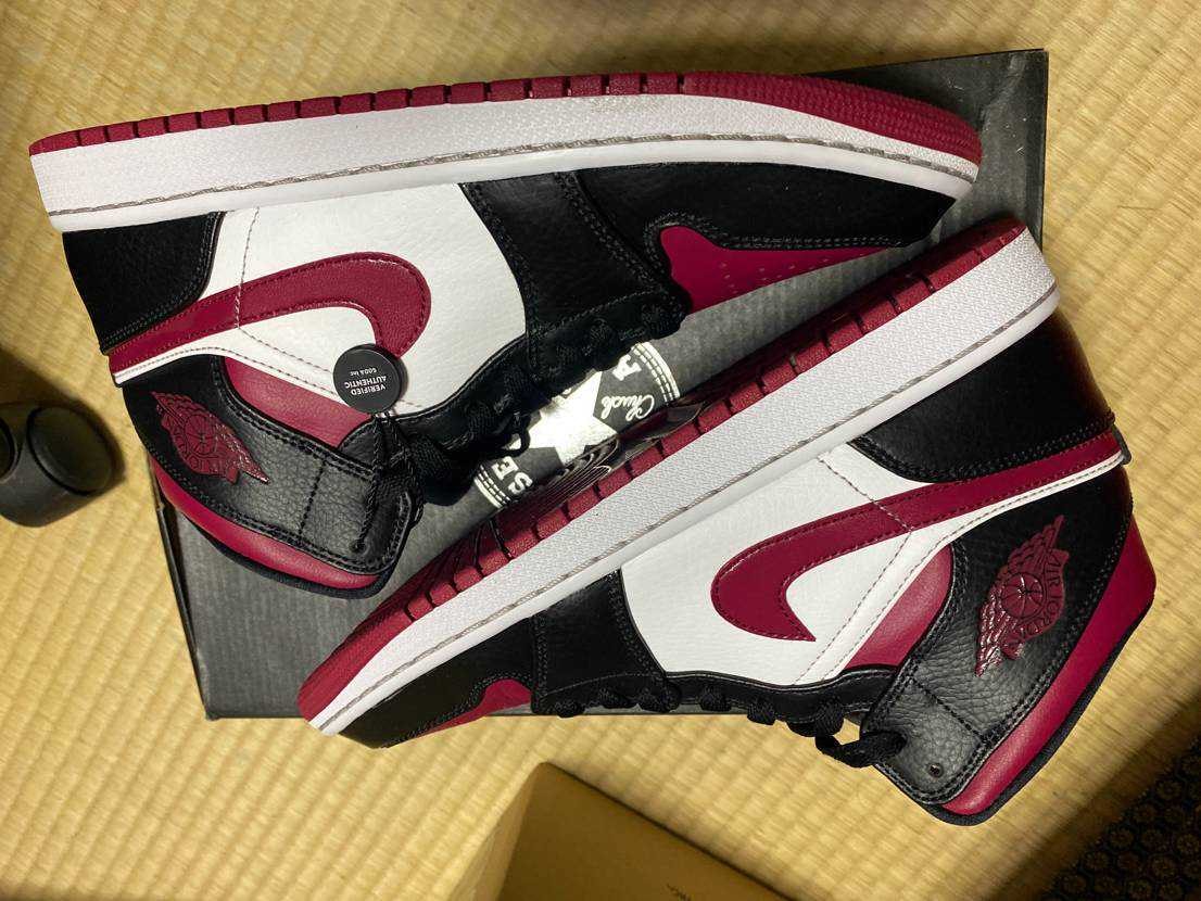 NIKE AIR JORDAN 1 MID "BLACK/RED/WHITE"