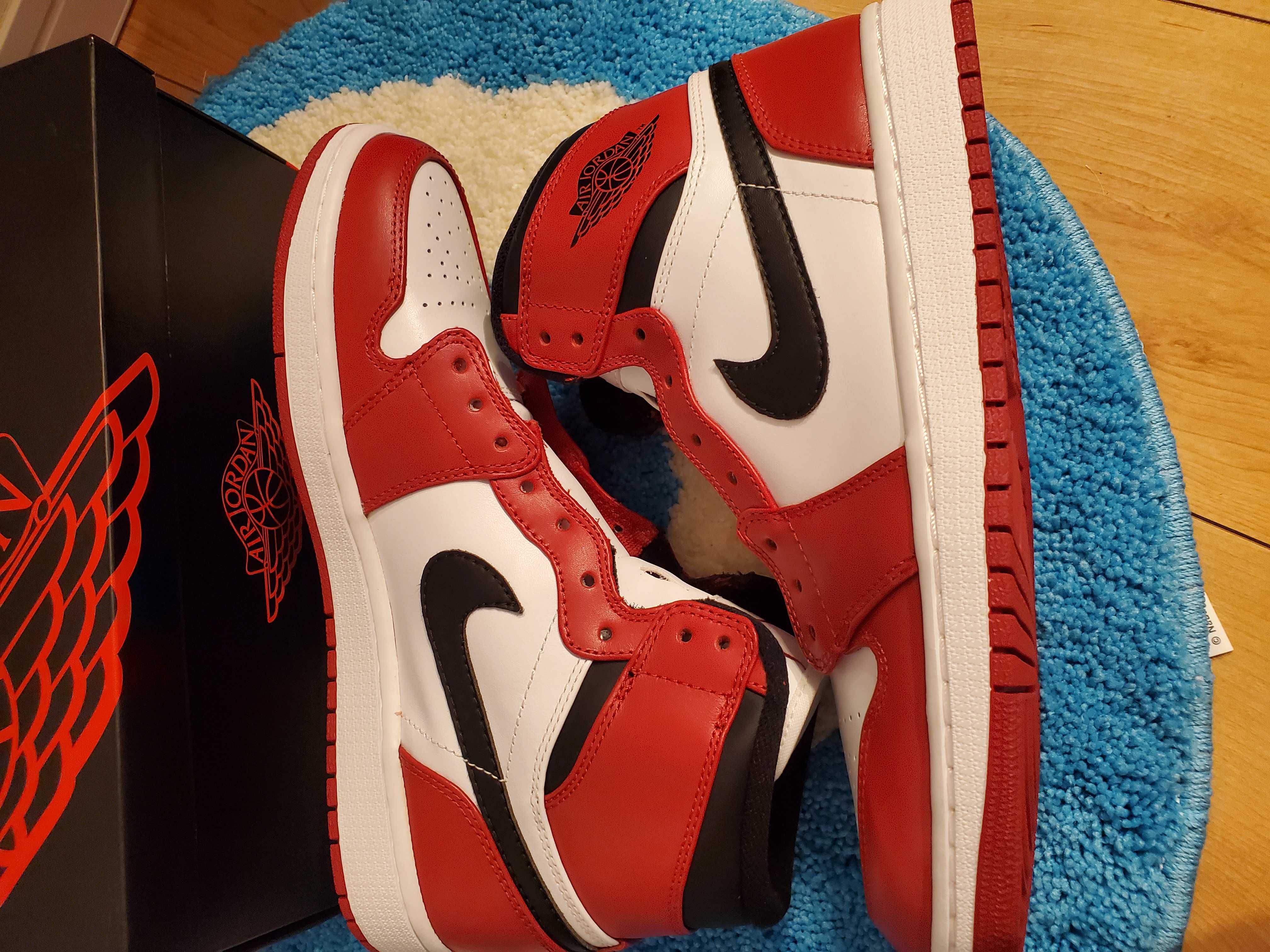 Nike Air Jordan 1 Retro High "Chicago" (2013)