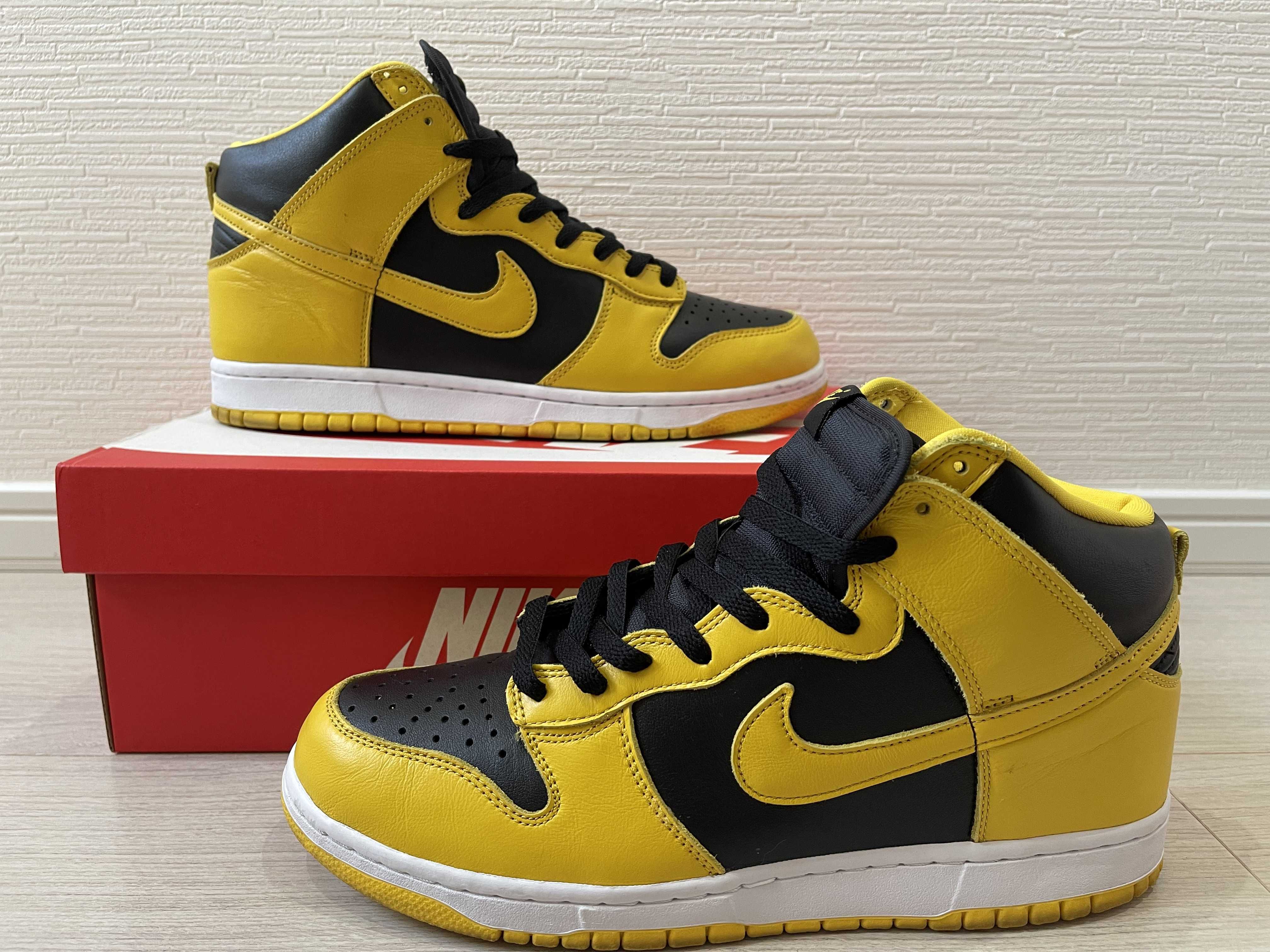 Nike Dunk High "Black/Varsity Maize"