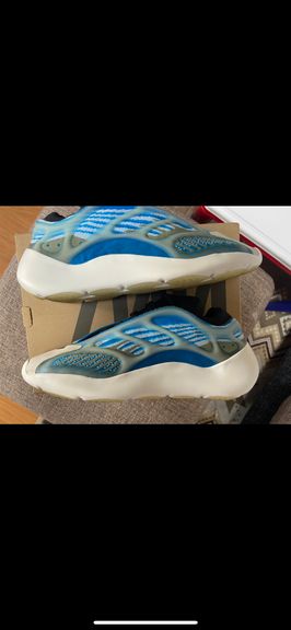 ADIDAS YEEZY 700 V3