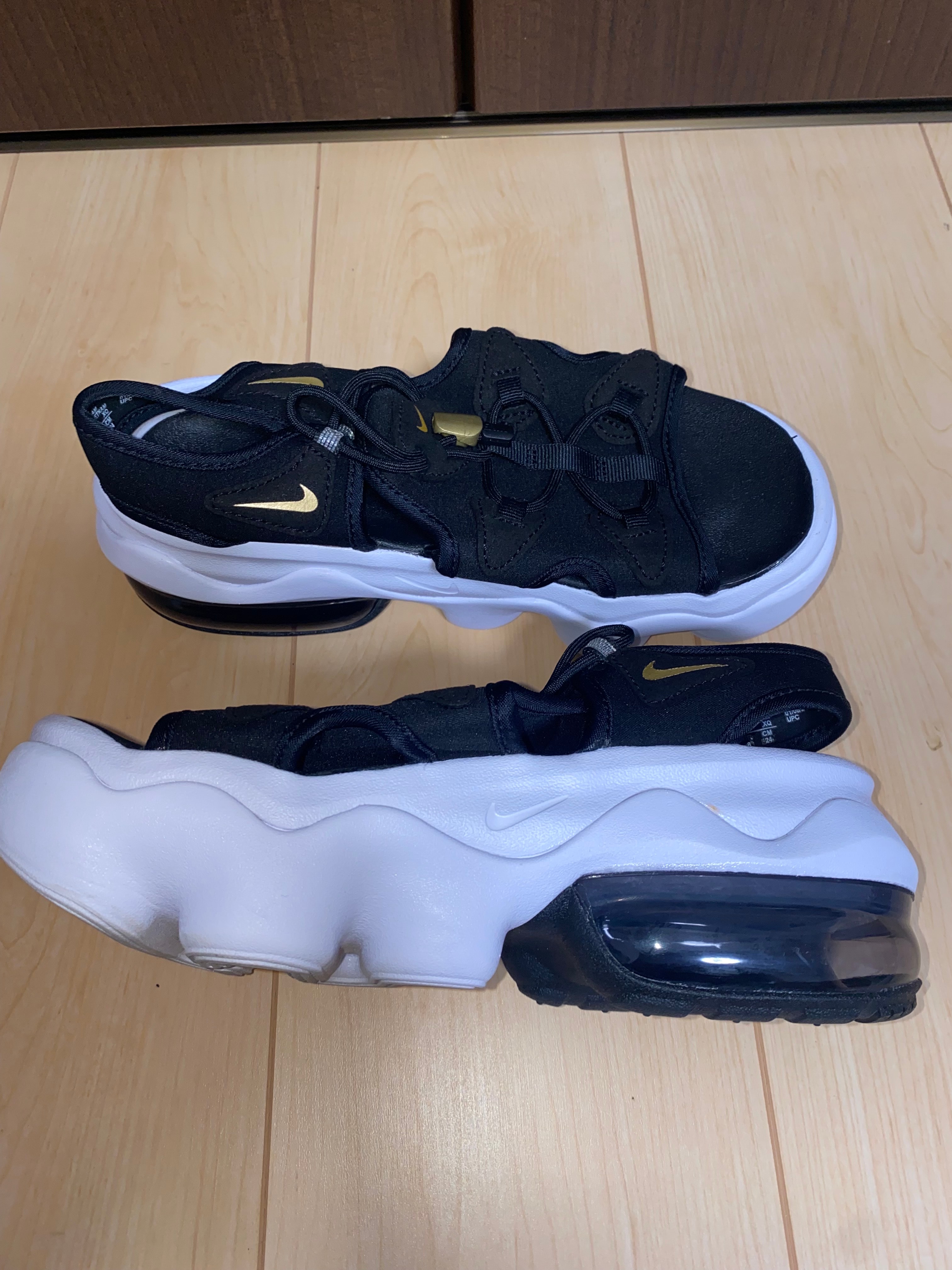 ナイキ  ウィメンズ  エアマックス ココ サンダル"ブラック/ホワイト"