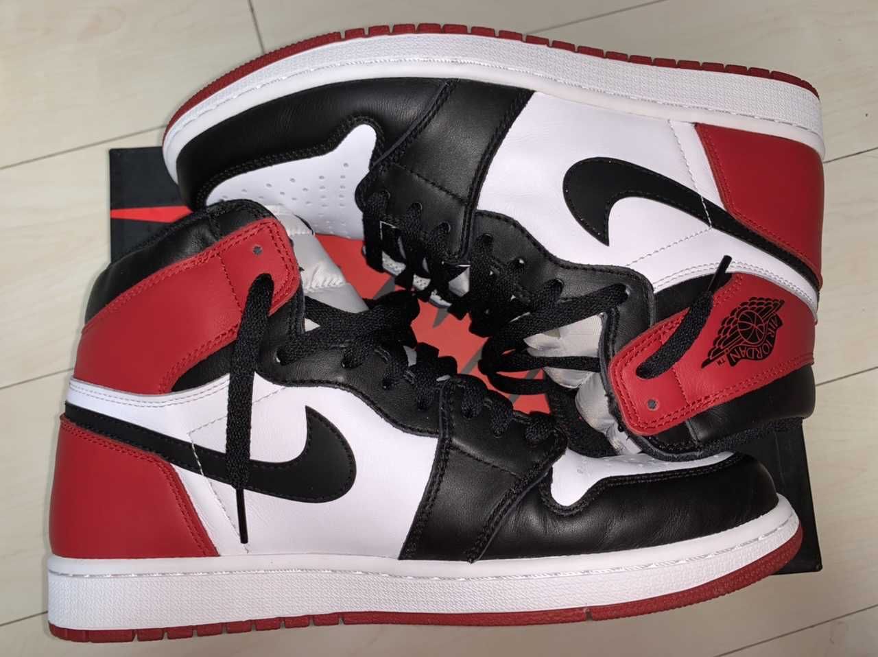 Nike Air Jordan 1 Retro High OG "Black Toe"(2016)