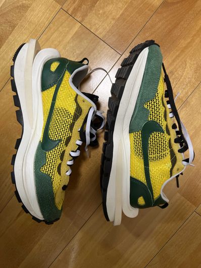 sacai × Nike Vapor Waffle "Tour Yellow/Stadium Green-Sail"