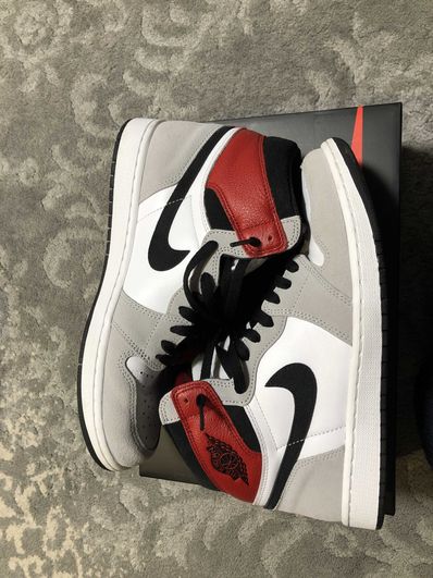 Nike Air Jordan 1 High OG "White/Black/Light Smoke Grey"