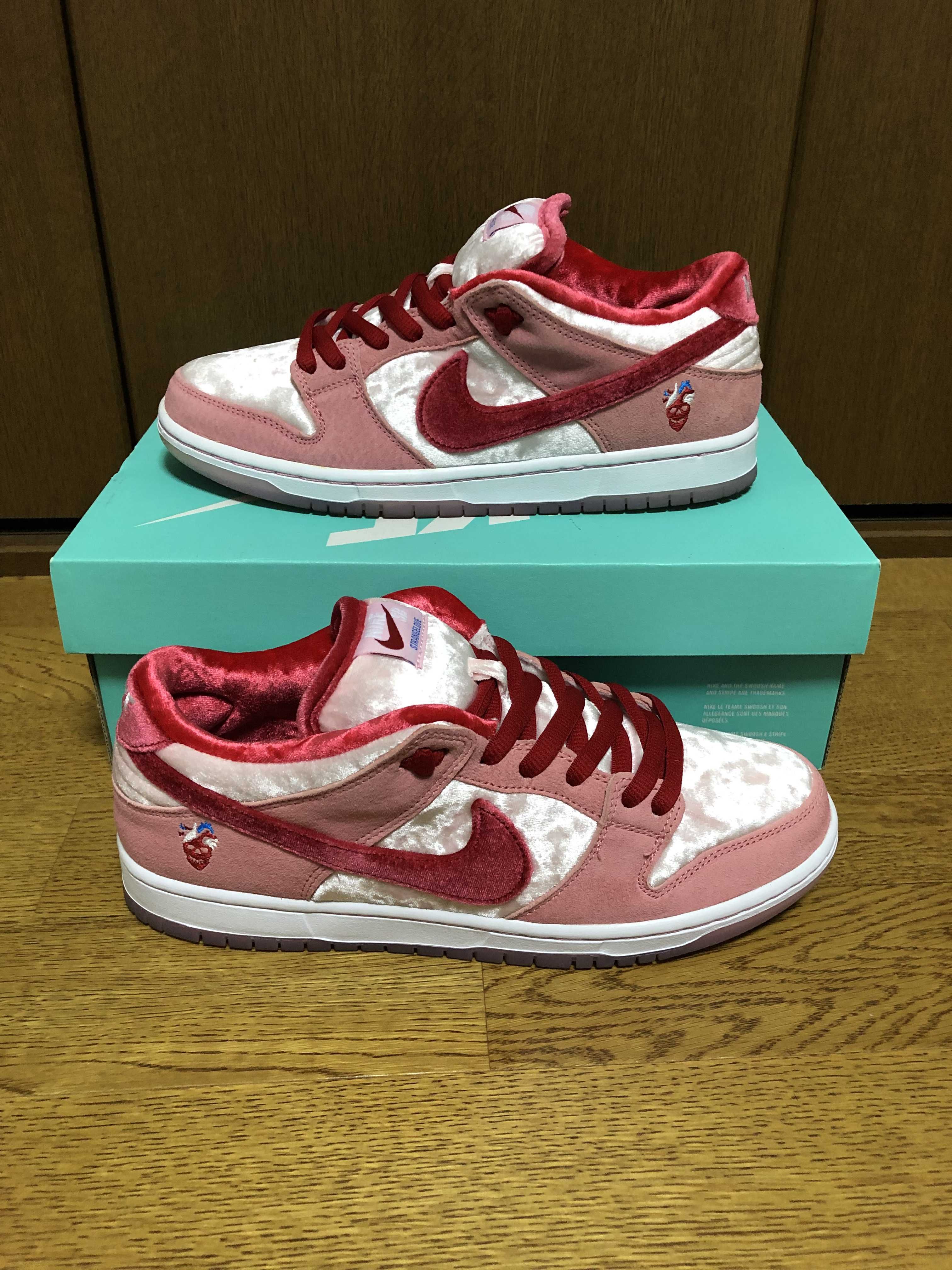 Strangelove × Nike SB Dunk Low "Valentine’s Day"
