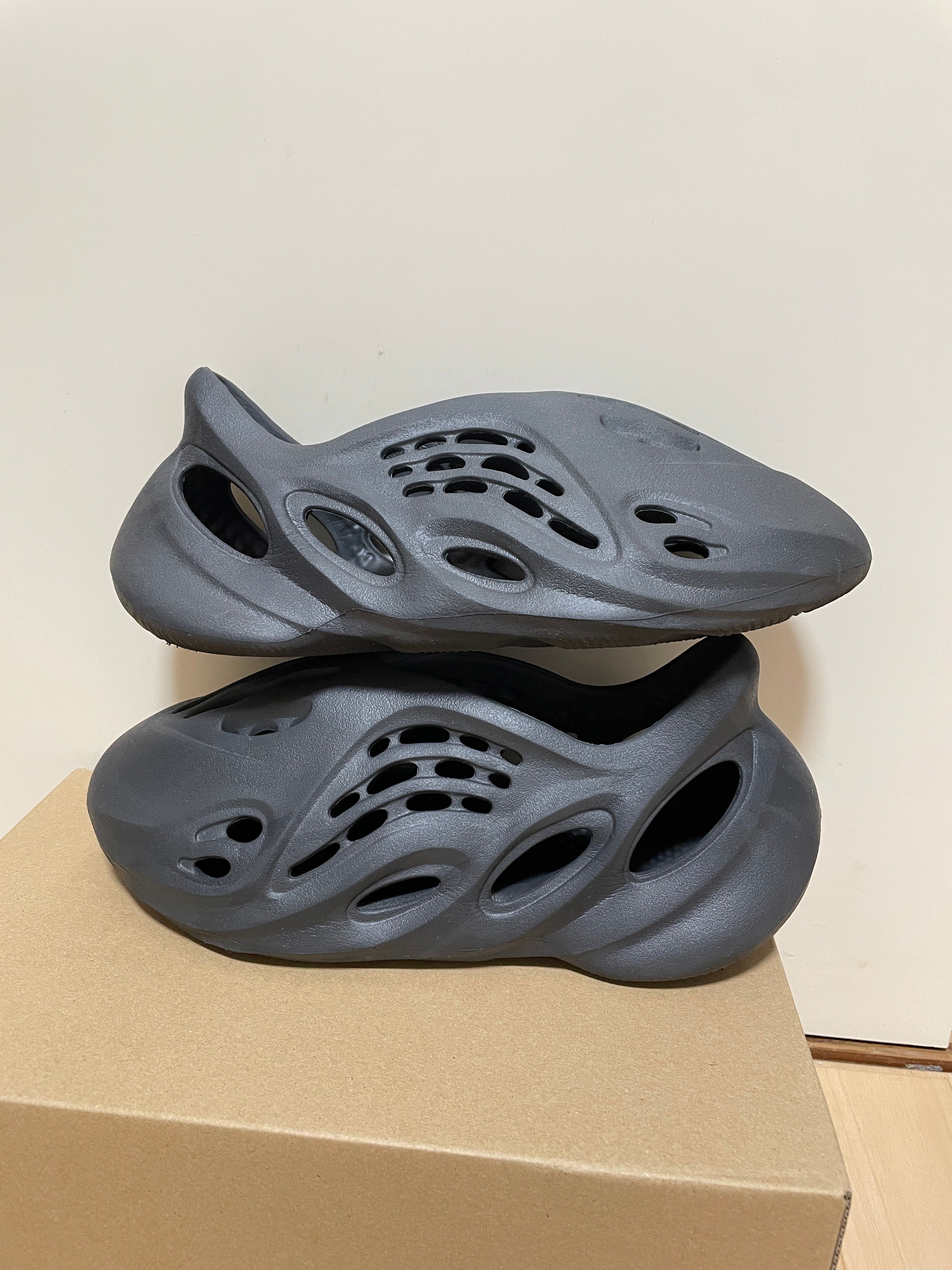 adidas YEEZY Foam Runner "Onyx"