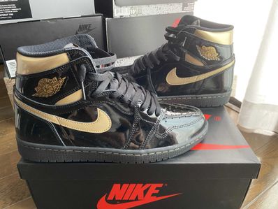 Nike Air Jordan 1 High OG "Black-Metalic Gold"