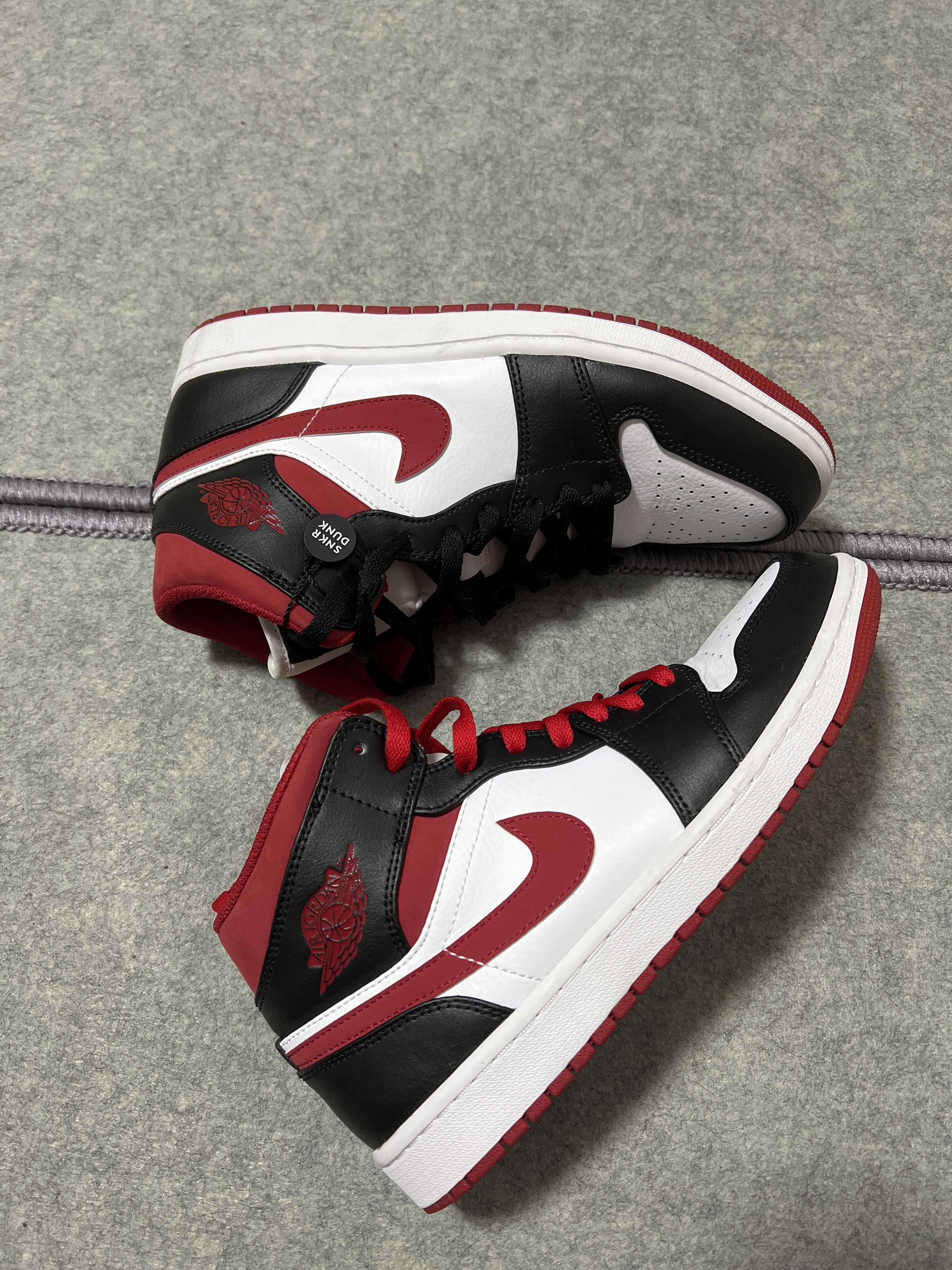 Nike Air Jordan 1 Mid "White/Gym Red Black"