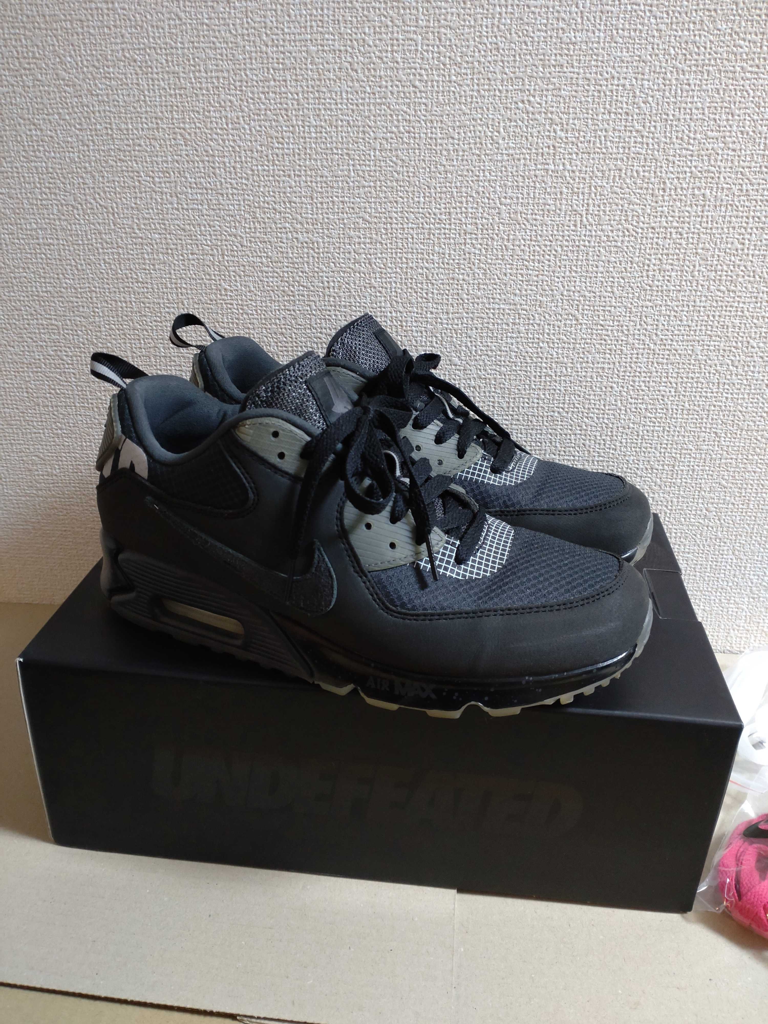 UNDEFEATED × Nike Air Max 90 "Black/Rush Pink"