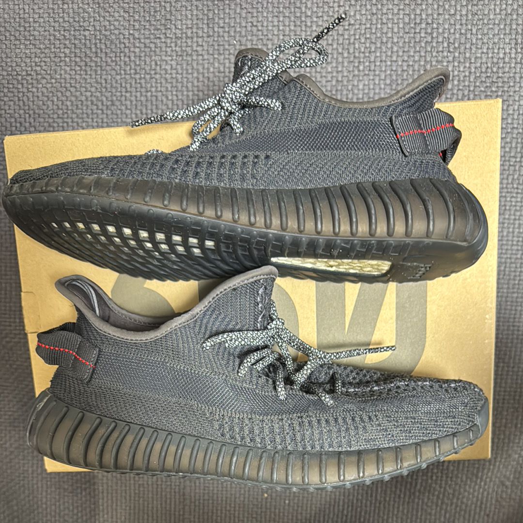 adidas YEEZY Boost 350 V2 "Black"