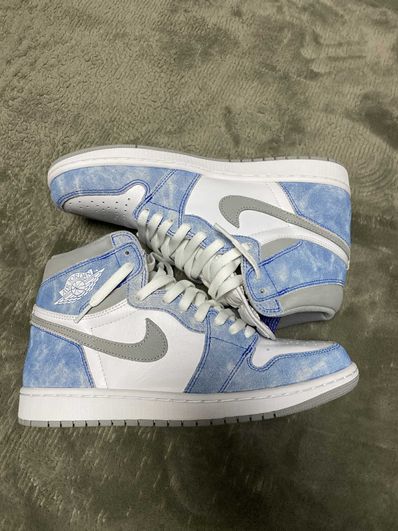 Nike Air Jordan 1 High OG "Hyper Royal"