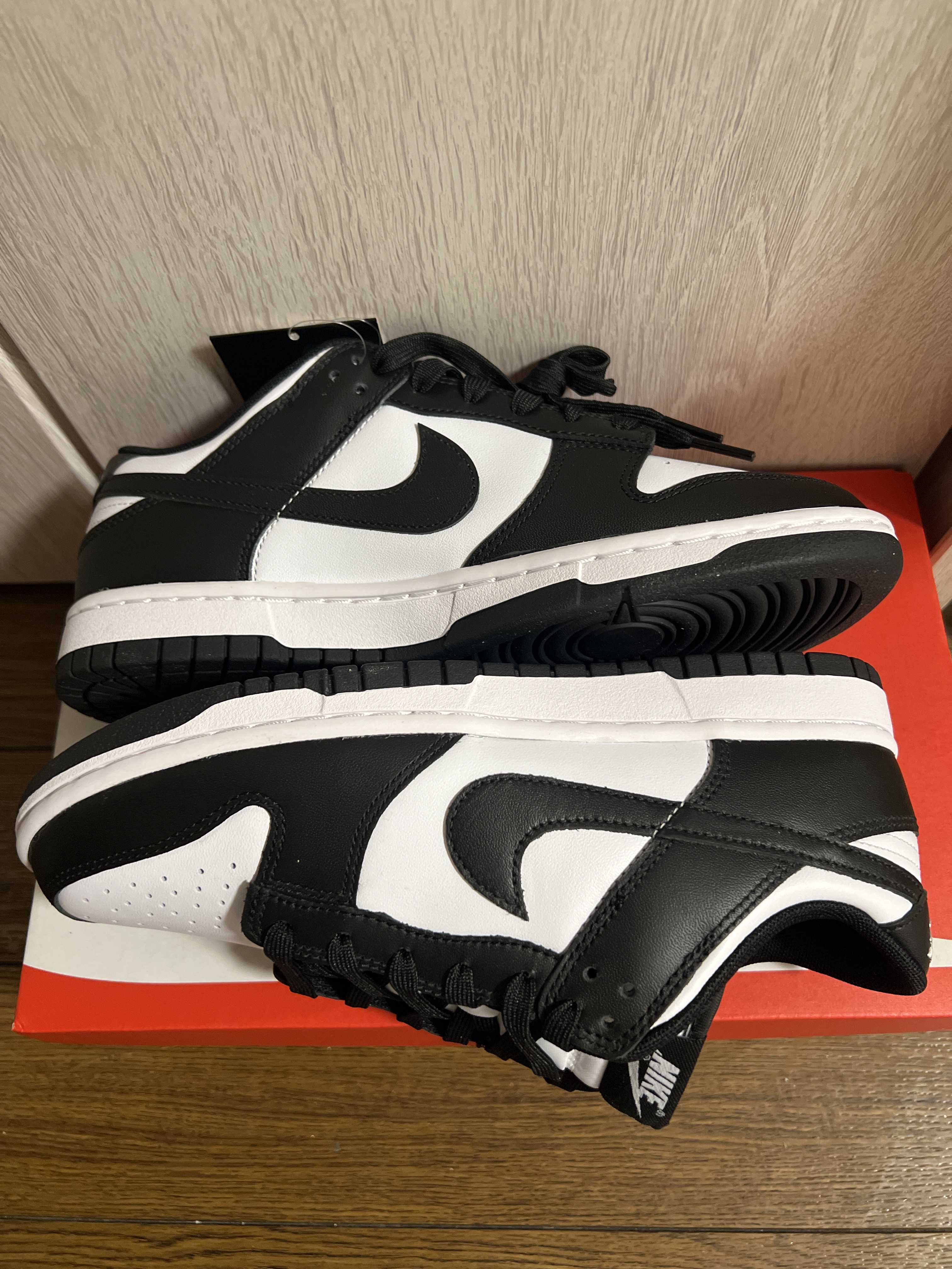 Nike Dunk Low Retro "Panda/White/Black"