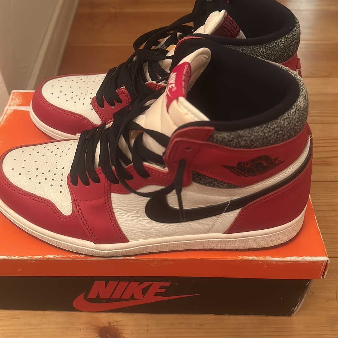 Nike Air Jordan 1 High OG "Lost & Found/Chicago"