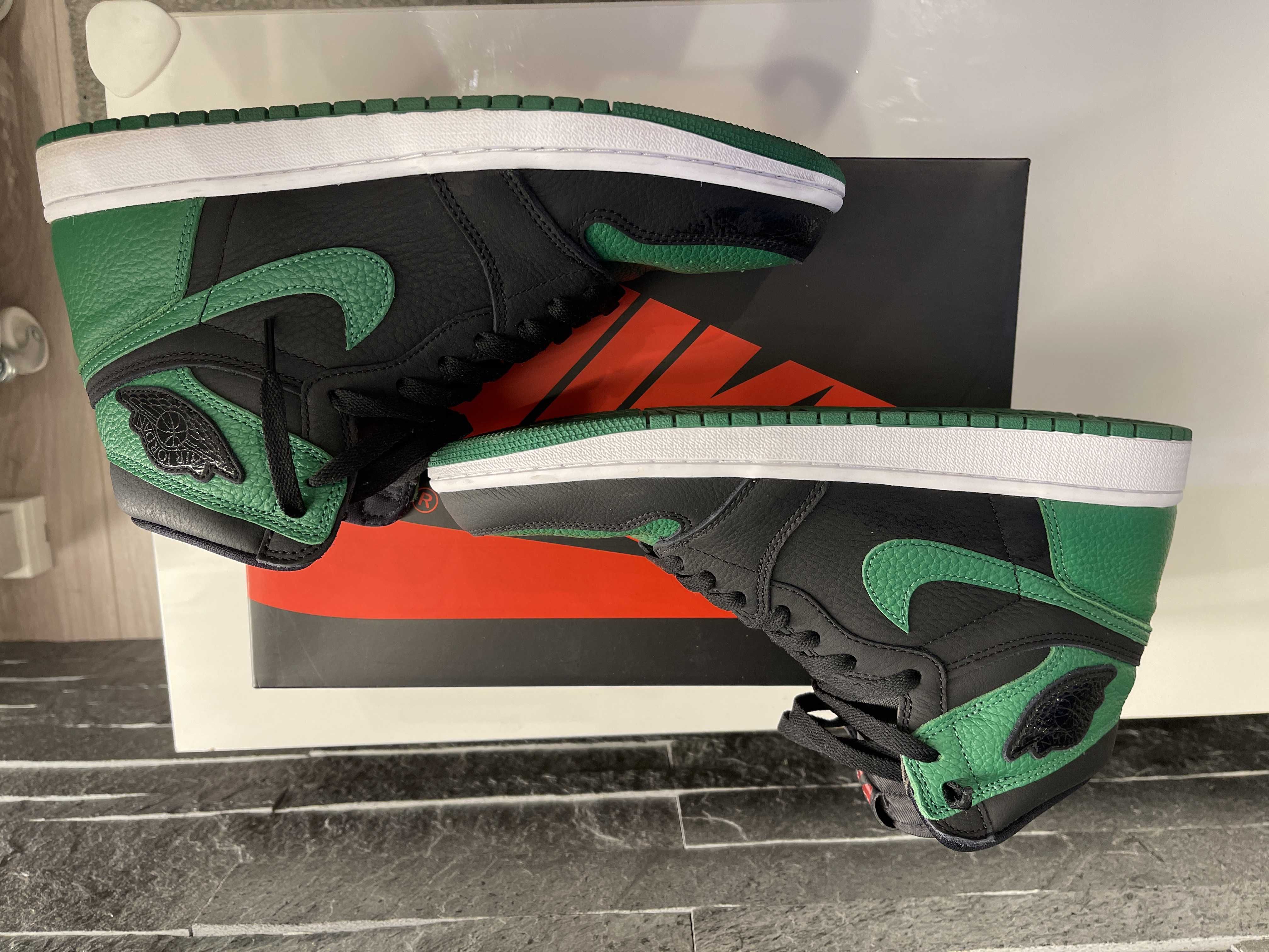 Nike Air Jordan 1 Retro High OG "Black/Pine Green" (2020)