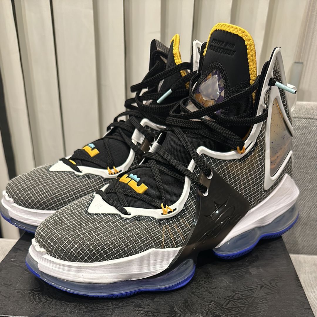 Nike LeBron 19 "Graduate"