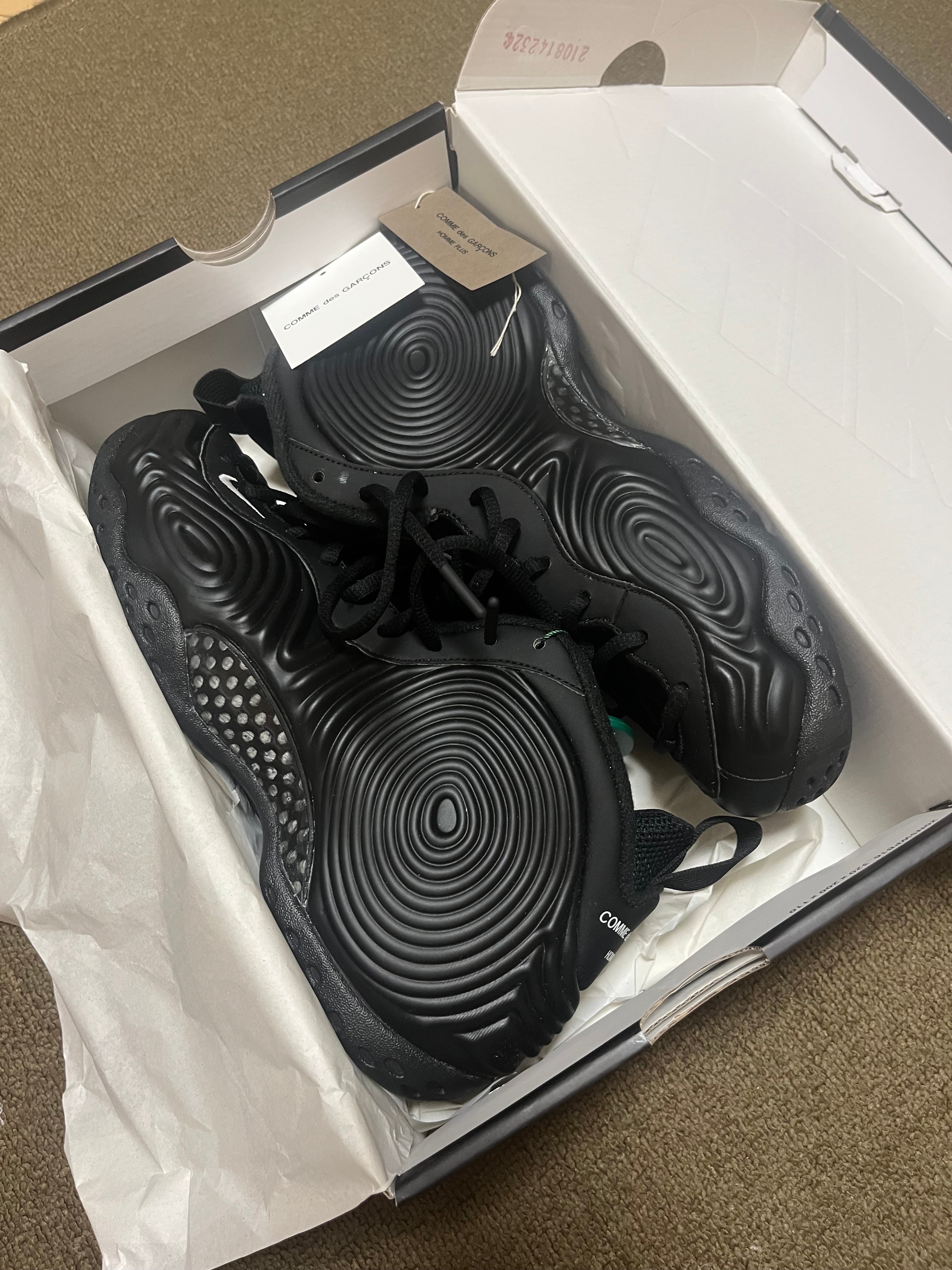 COMME des GARCONS HOMME PLUS × Nike Air Foamposite One "Black"