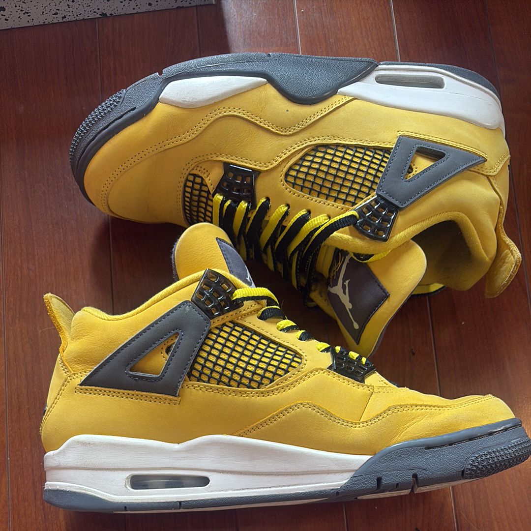 Nike Air Jordan 4 "Tour Yellow"