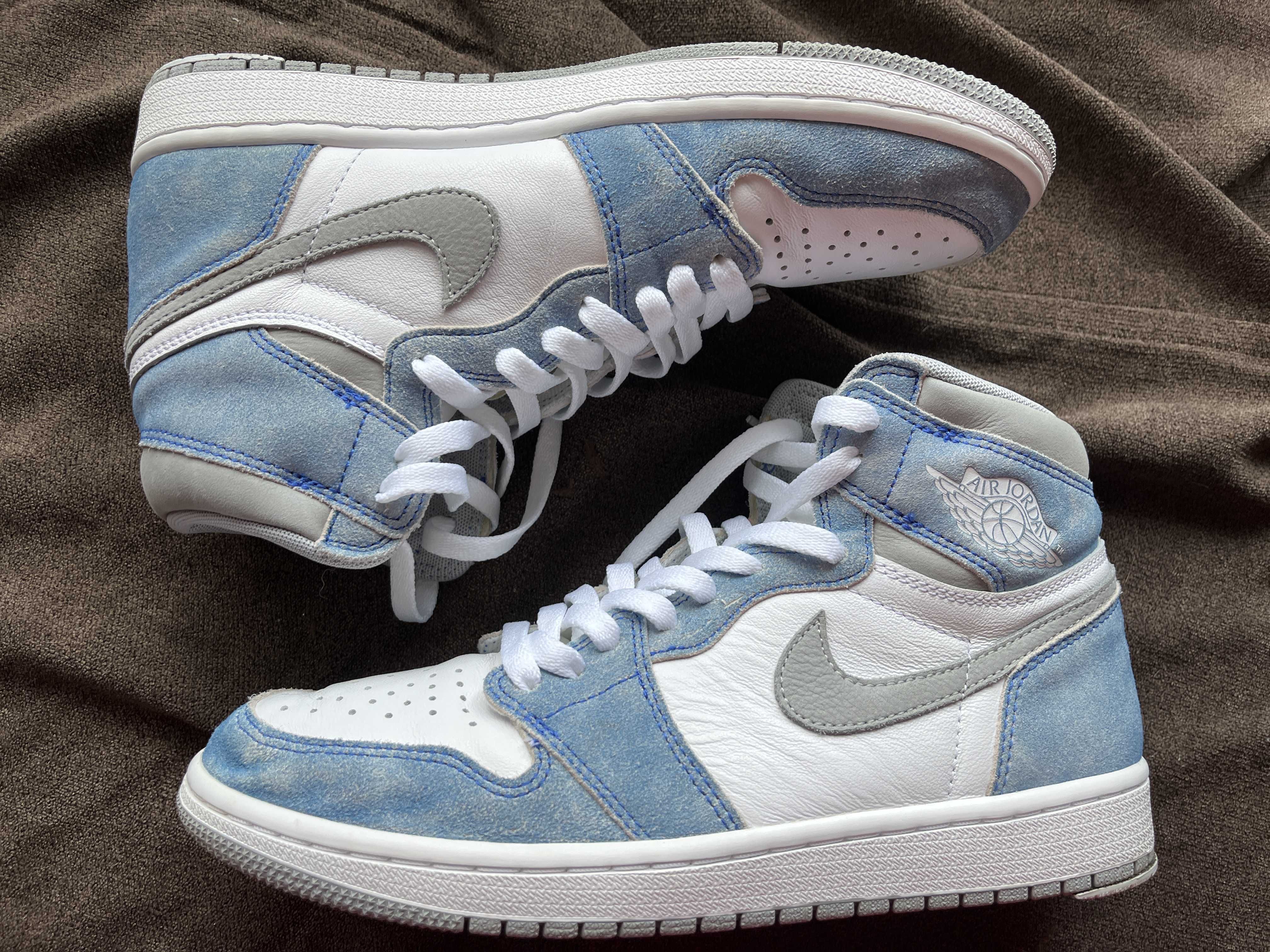 Nike Air Jordan 1 High OG "Hyper Royal"