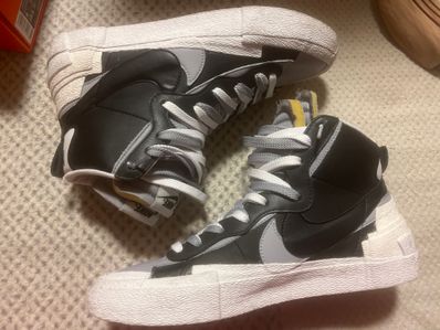 sacai × NIKE BLAZER MID "BLACK/WOLF GREY/WHITE"