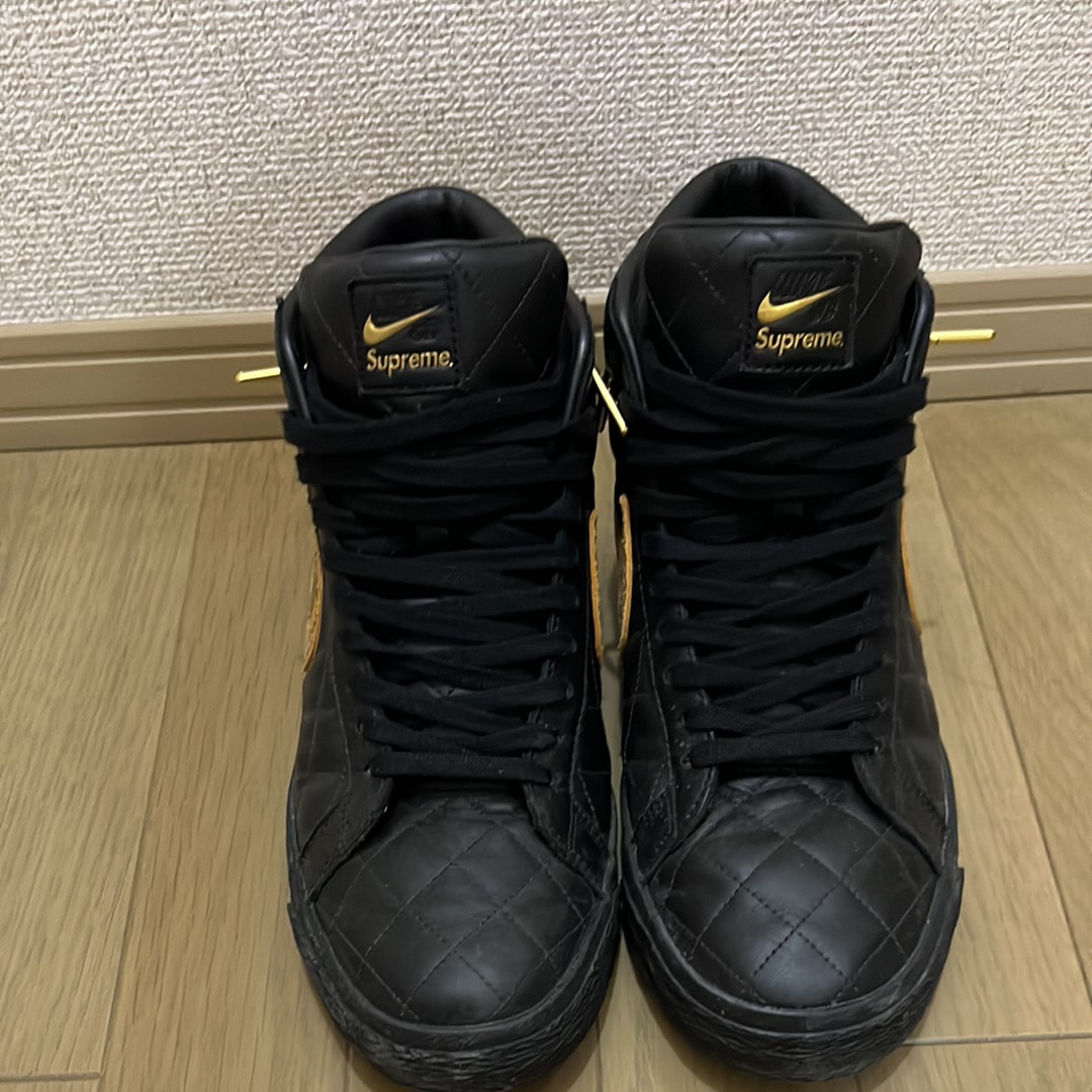 Supreme × Nike SB Blazer Mid "Black"