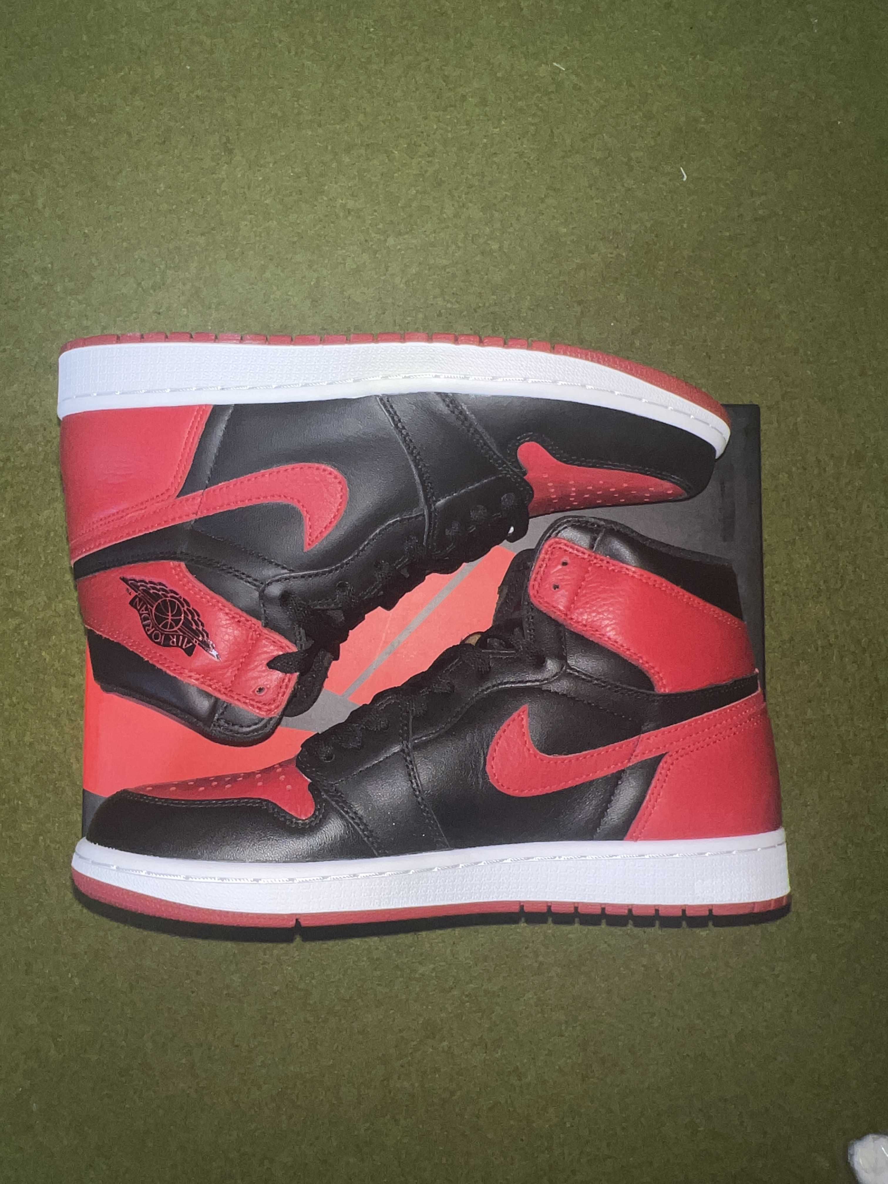 Nike Air Jordan 1 Retro High OG "Bred/Banned" (2016)