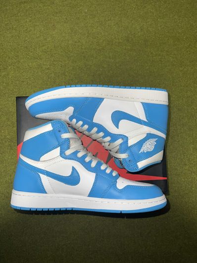 Nike Air Jordan 1 Retro High "UNC"