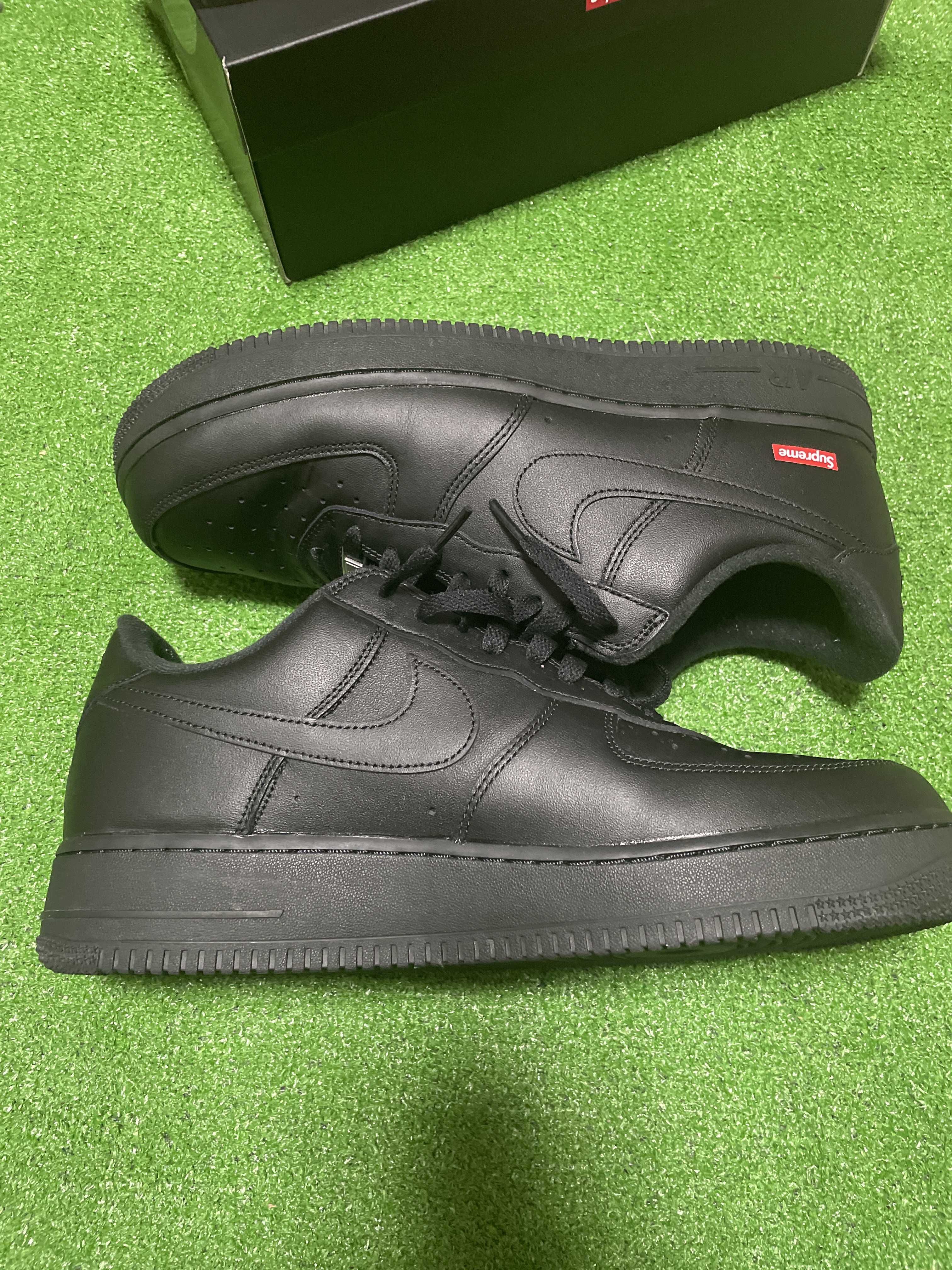 Supreme × Nike Air Force 1 Low "Black"
