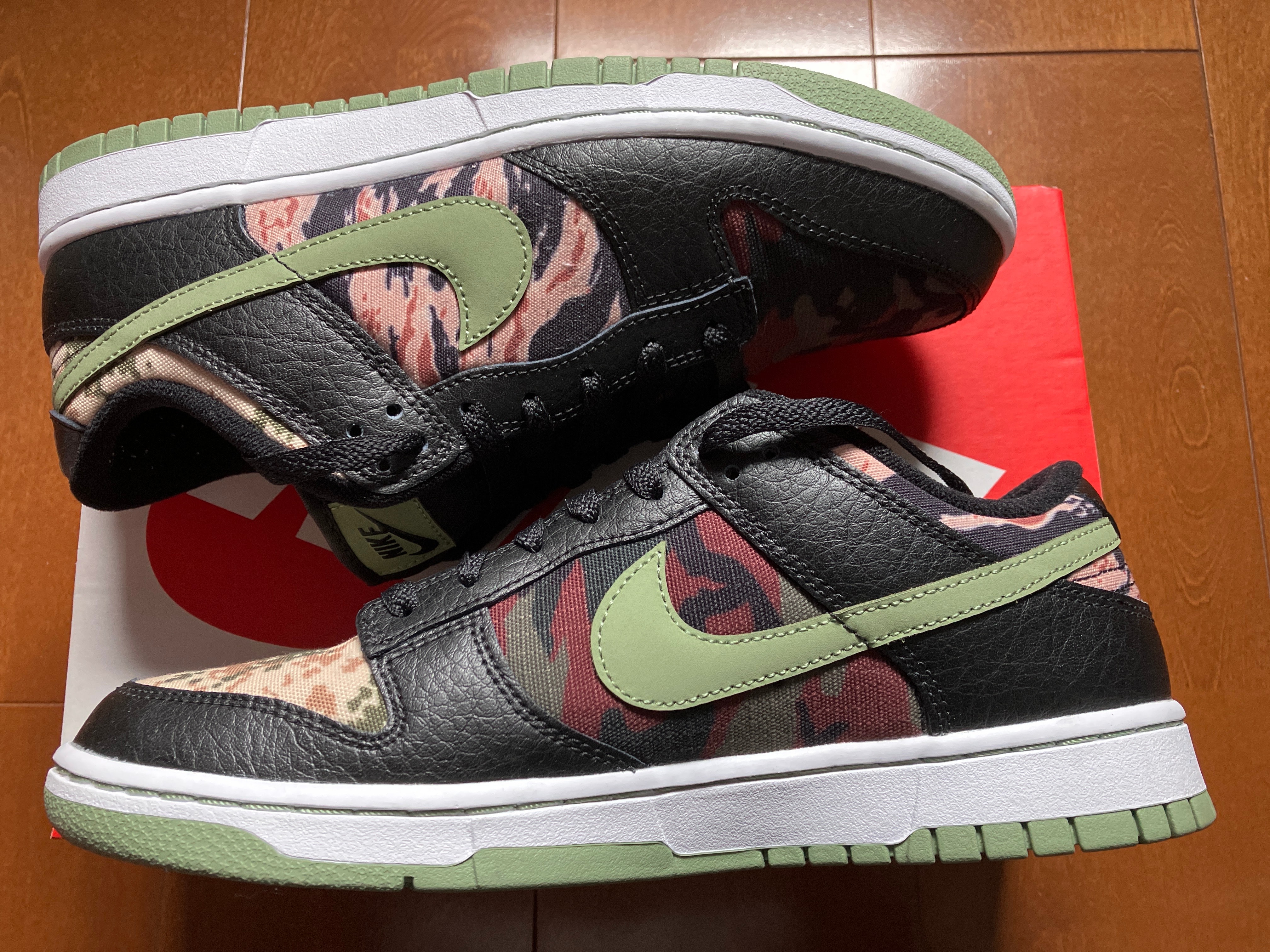 NIKE DUNK LOW SE "BLACK MULTI CAMO"