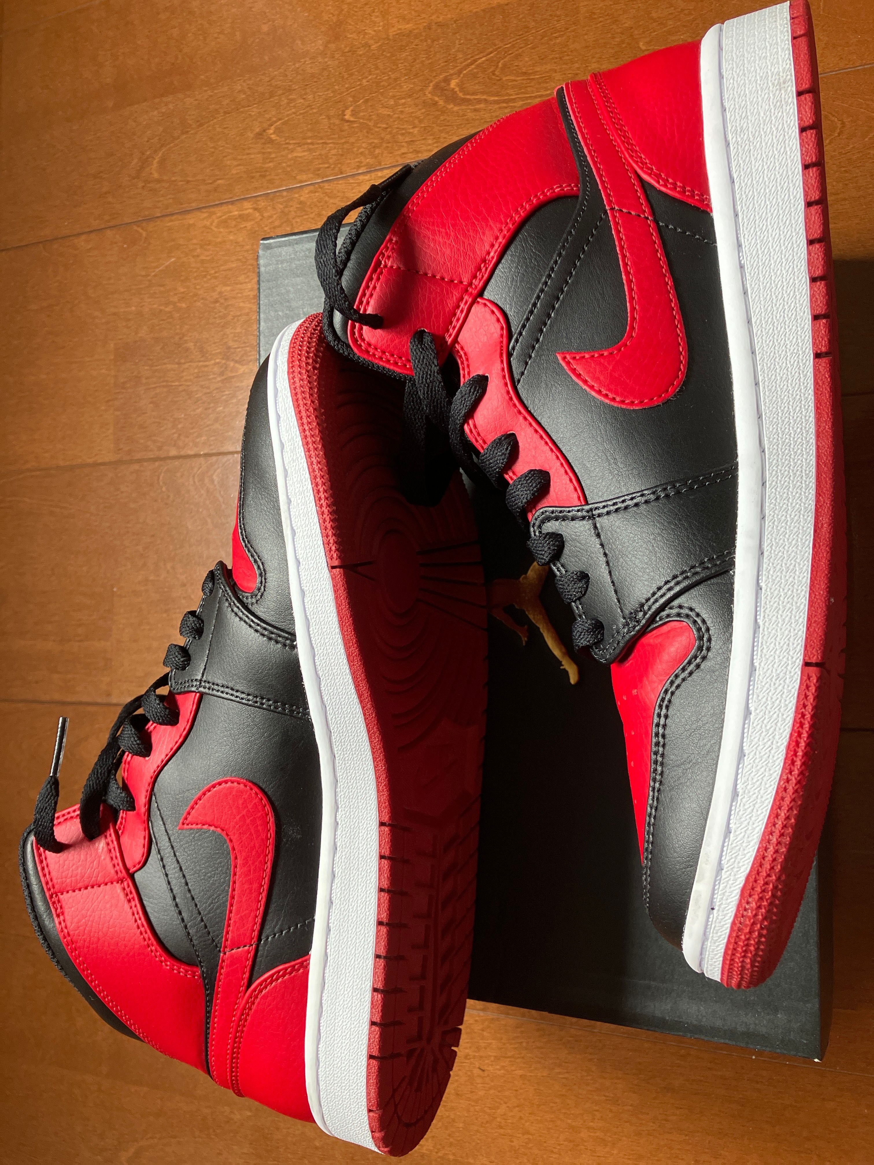 Nike Air Jordan 1 Mid "Bred"