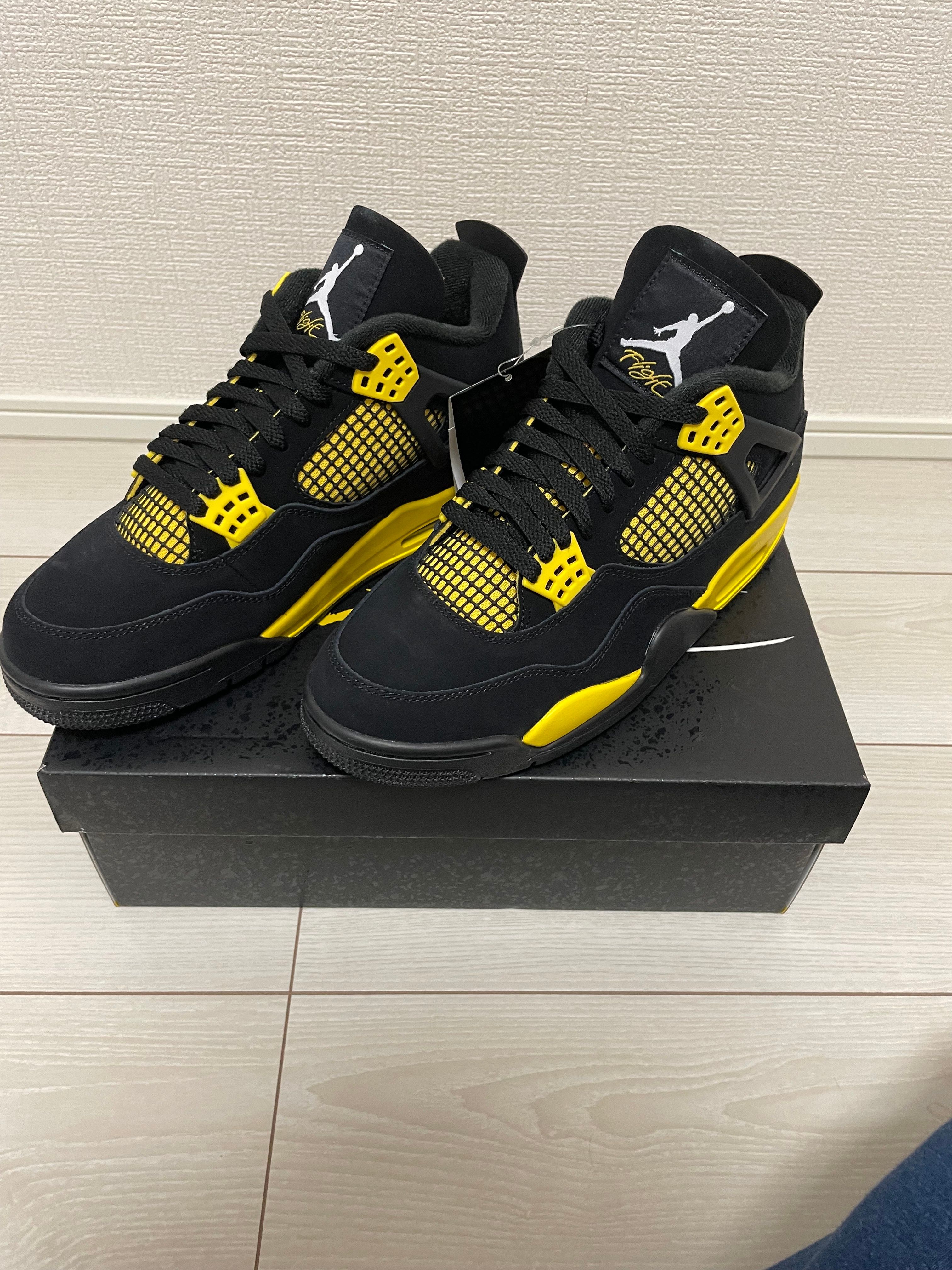Nike Air Jordan 4 Retro "Thunder"(2023)
