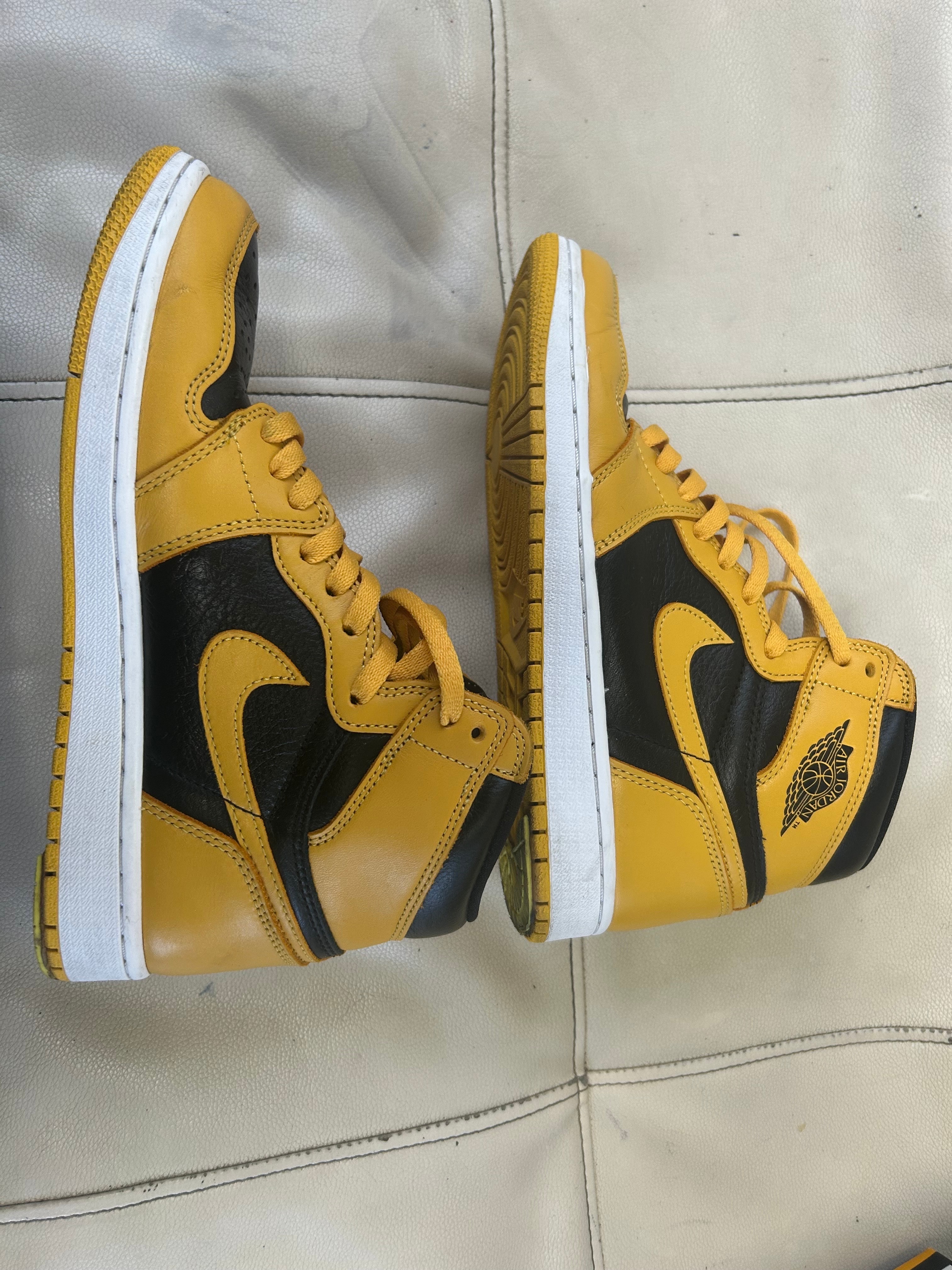 Nike Air Jordan 1 High OG "Pollen"