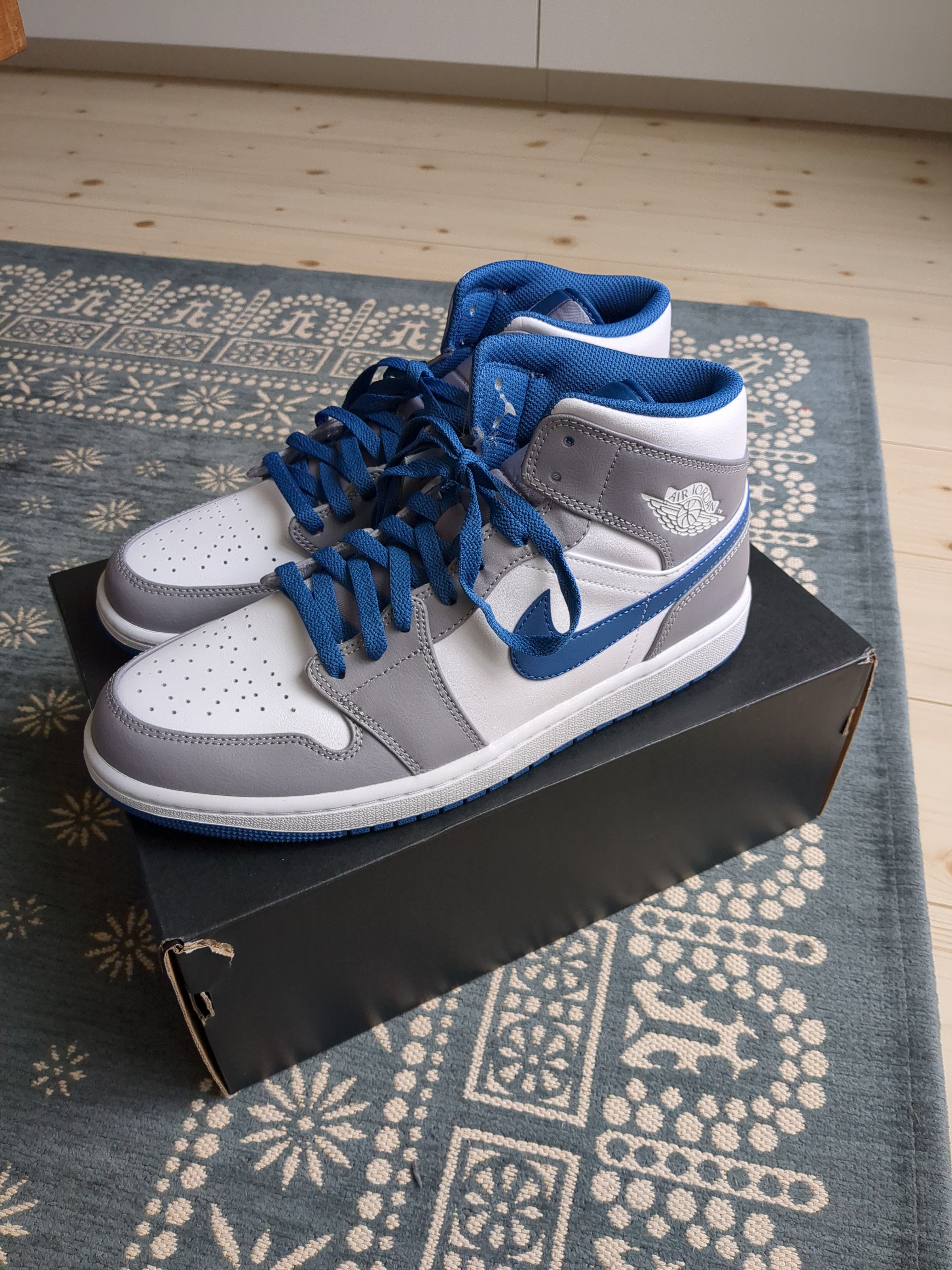Nike Air Jordan 1 Mid "True Blue"