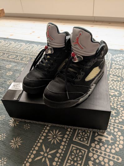 Nike Air Jordan 5 Retro OG "Black/Fire Red/Metallic Silver/White" (2016)