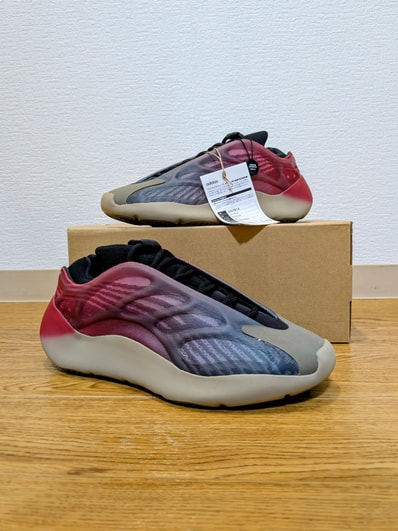 adidas Yeezy 700 V3 "Fade Carbon"