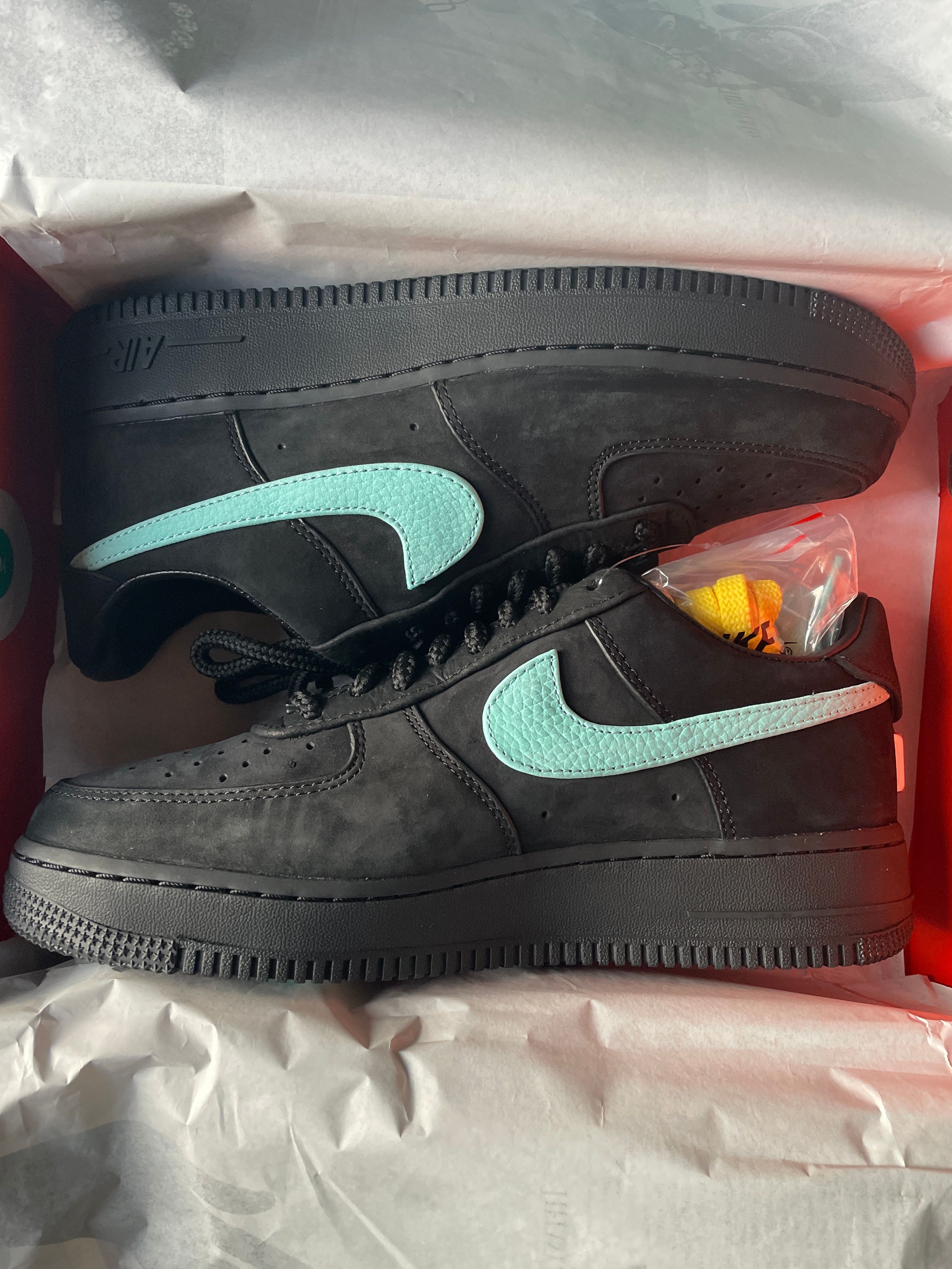 Tiffany & Co. × Nike Air Force 1 Low "1837"